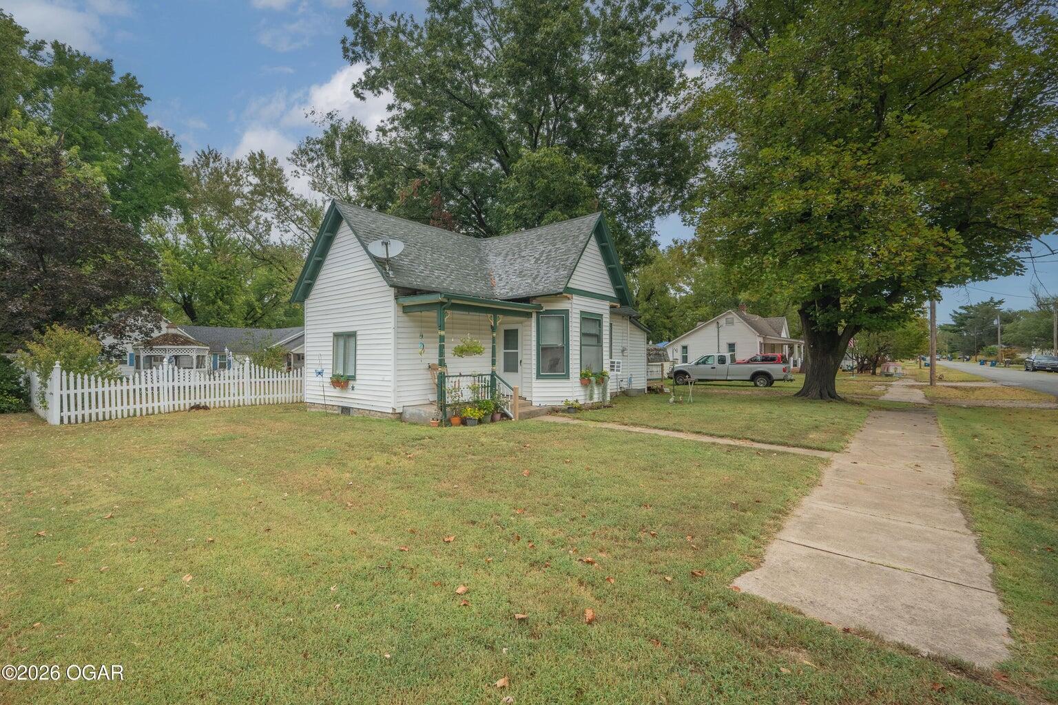 303 Ottawa Street Property Photo 3
