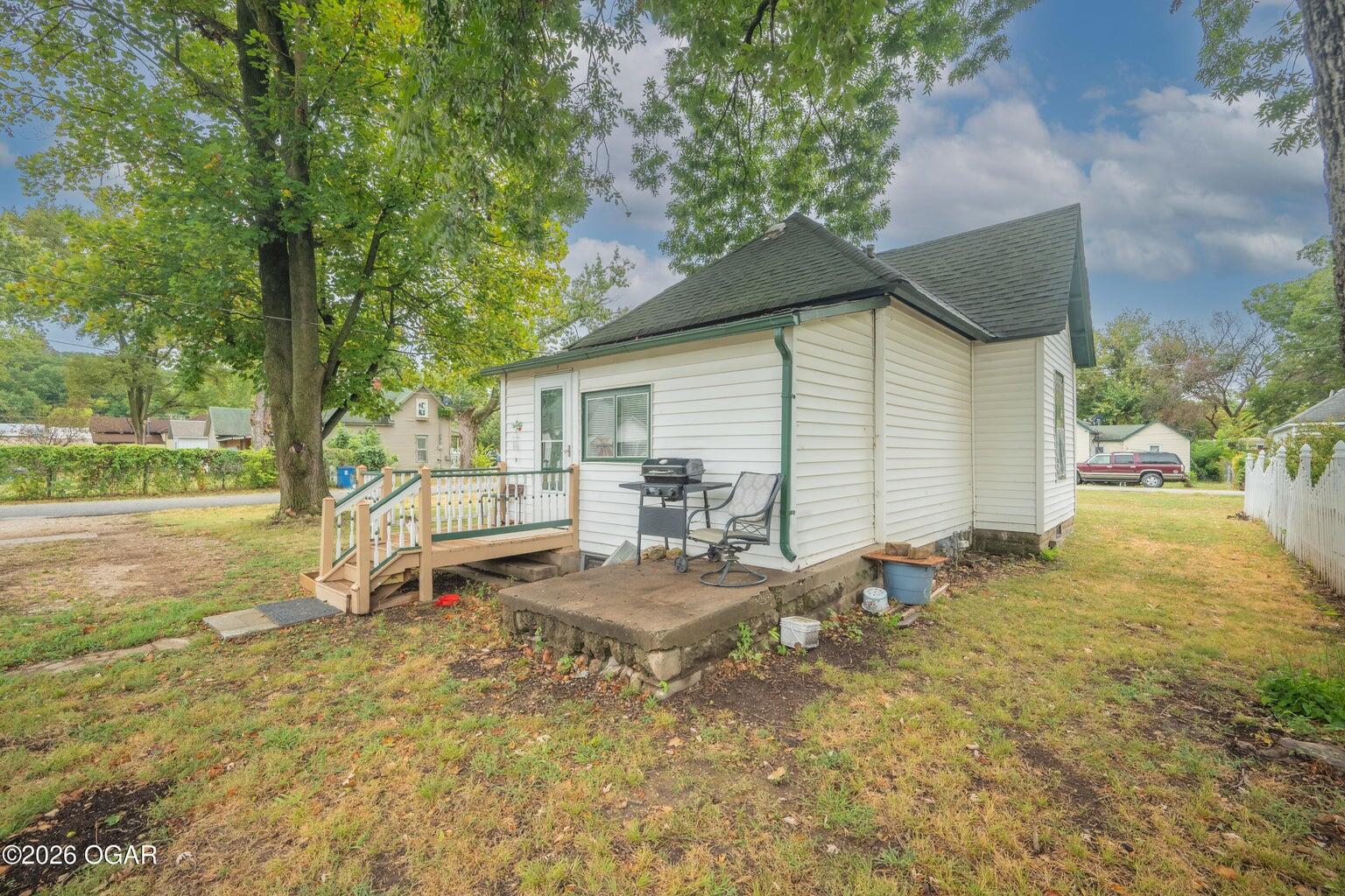 303 Ottawa Street Property Photo 4