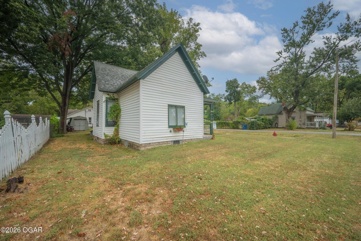 303 Ottawa Street Property Photo 5