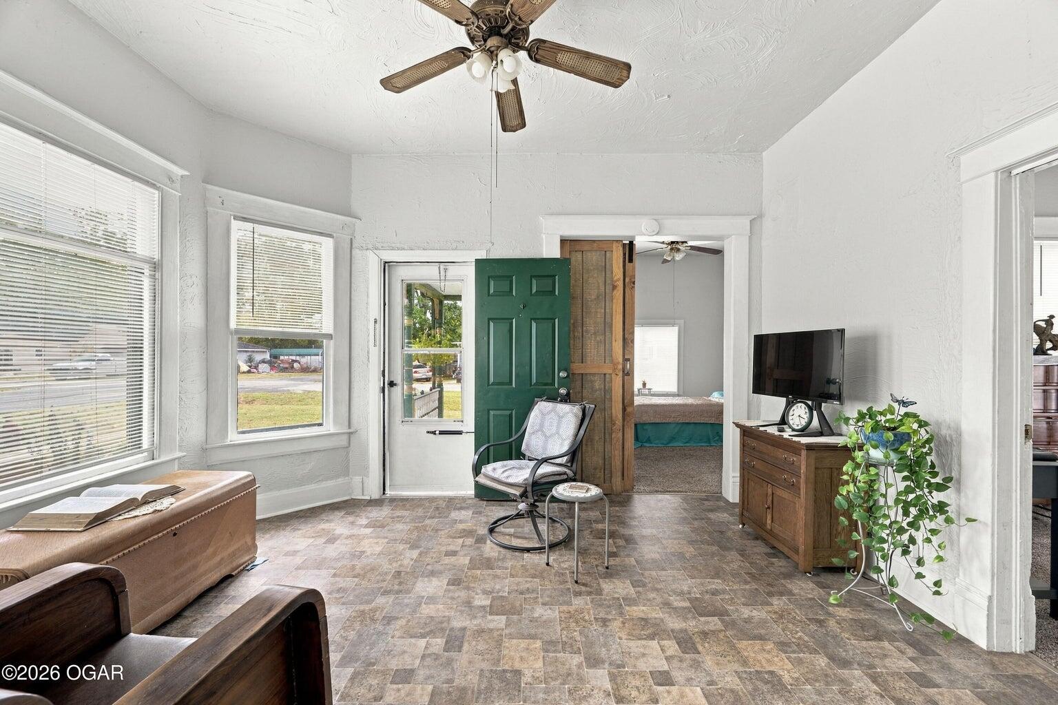 303 Ottawa Street Property Photo 8