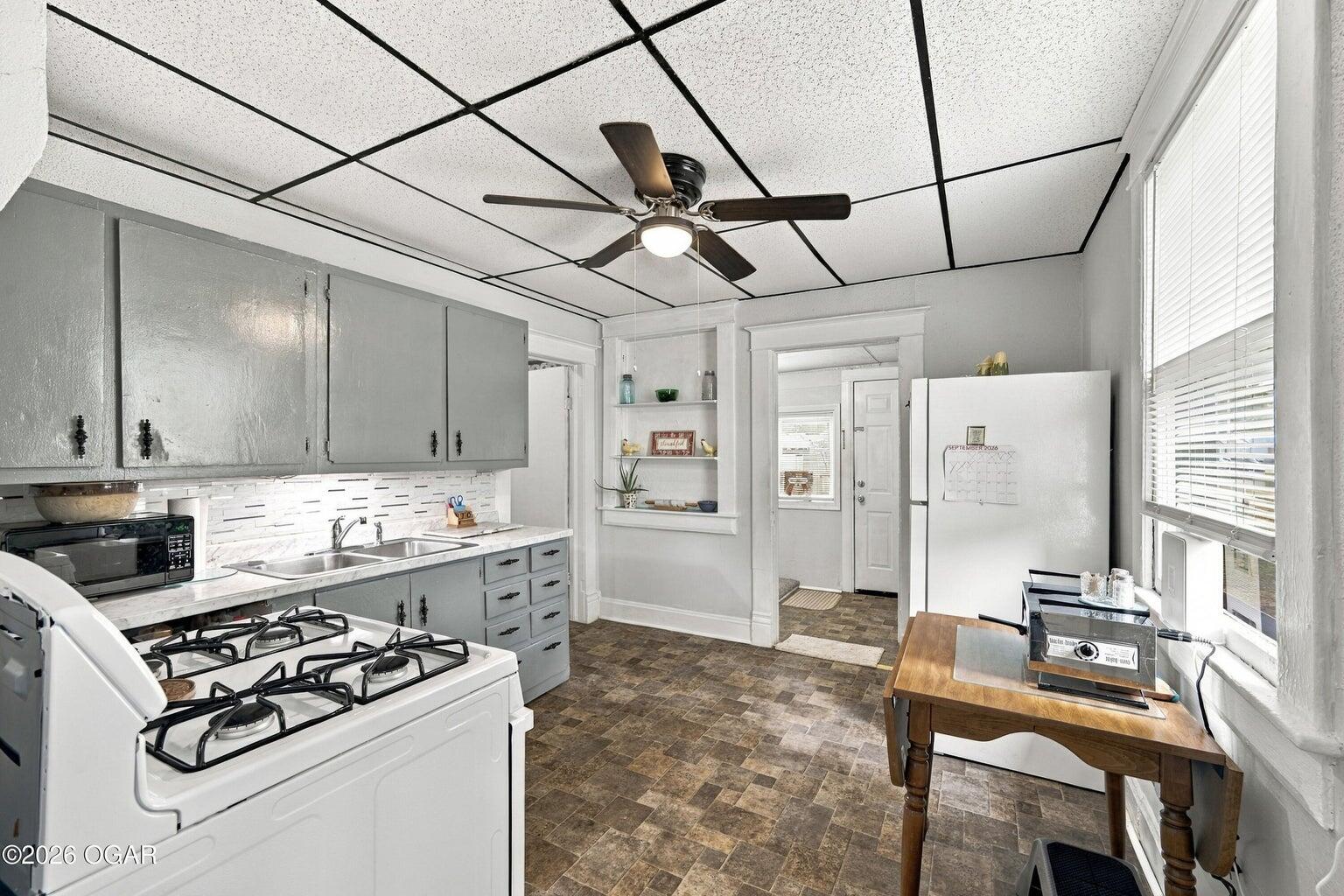 303 Ottawa Street Property Photo 15
