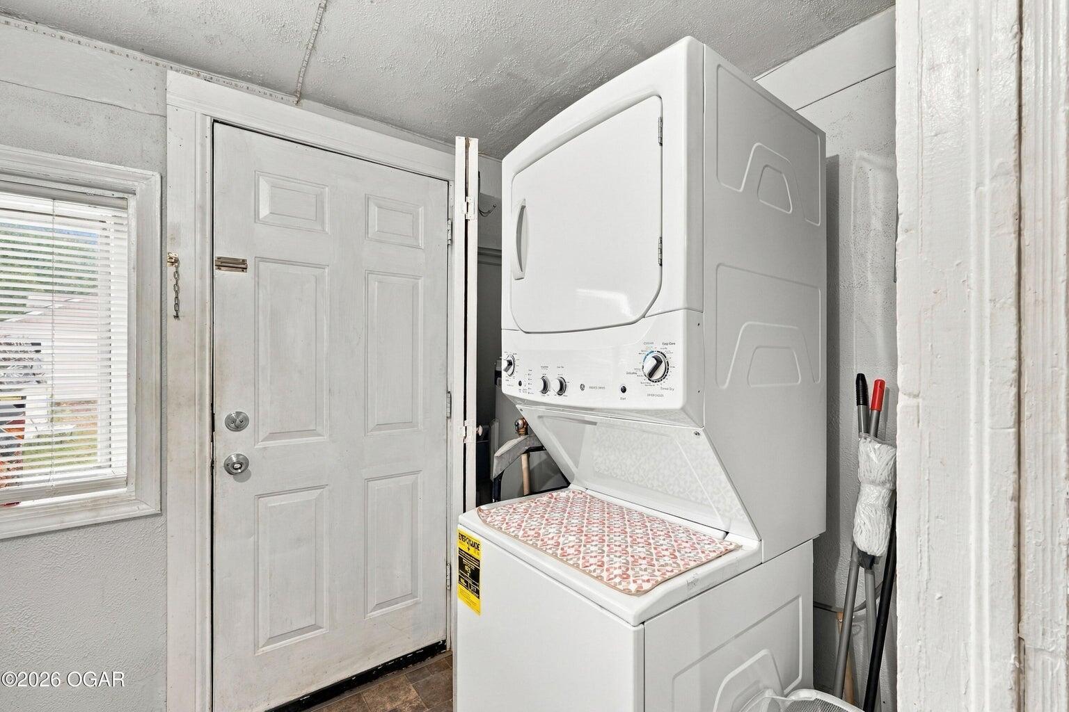 303 Ottawa Street Property Photo 22