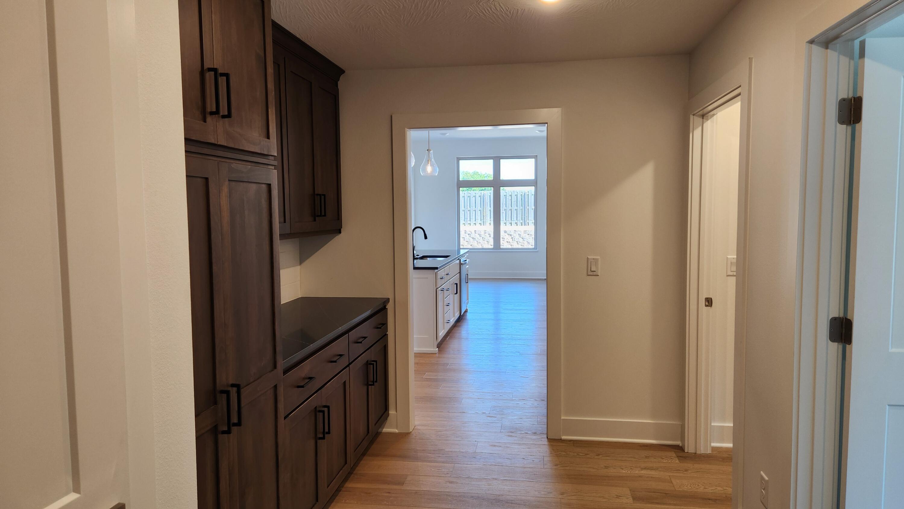 2423 East Swallow Street Property Photo 6