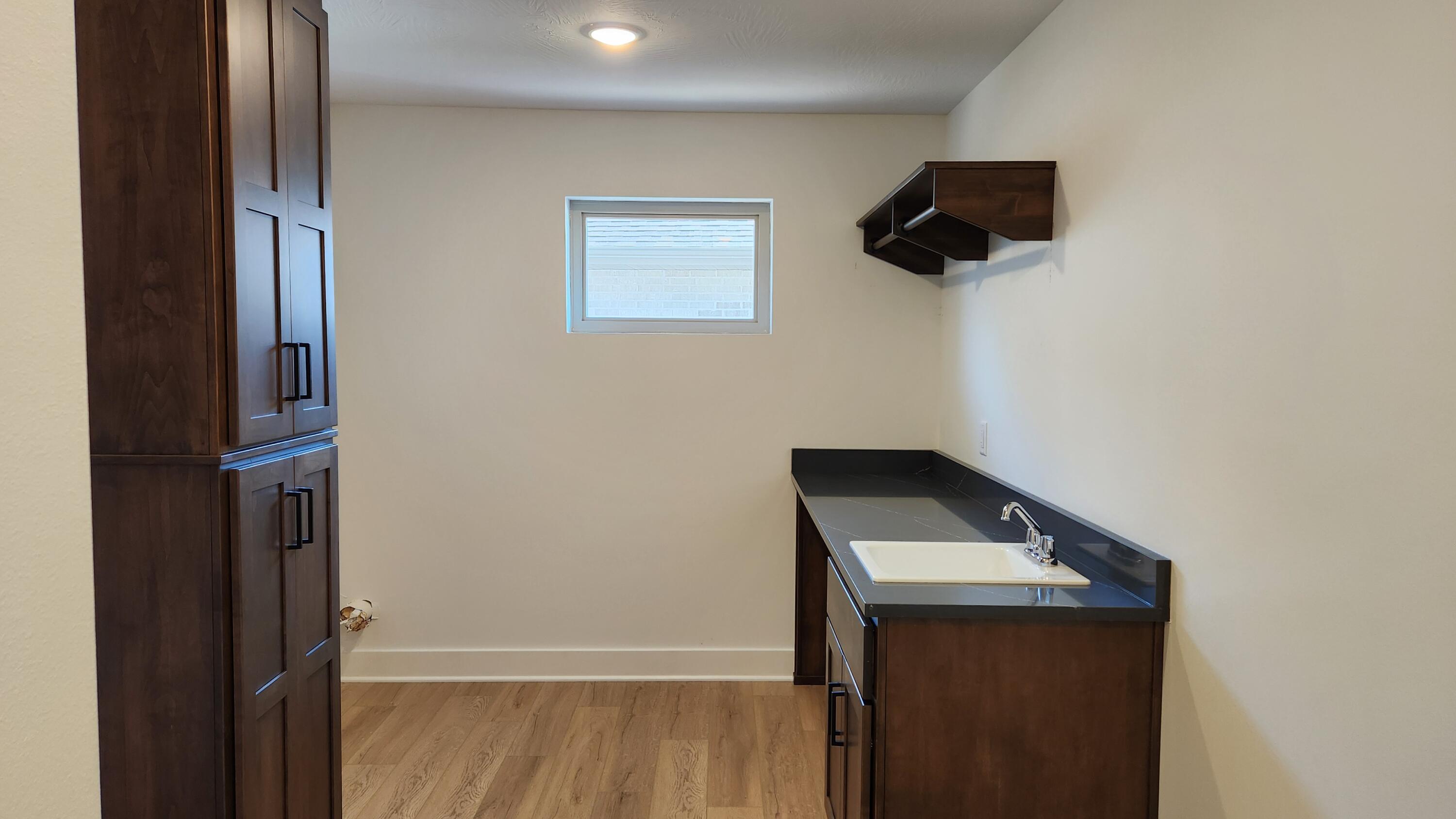 2423 East Swallow Street Property Photo 9