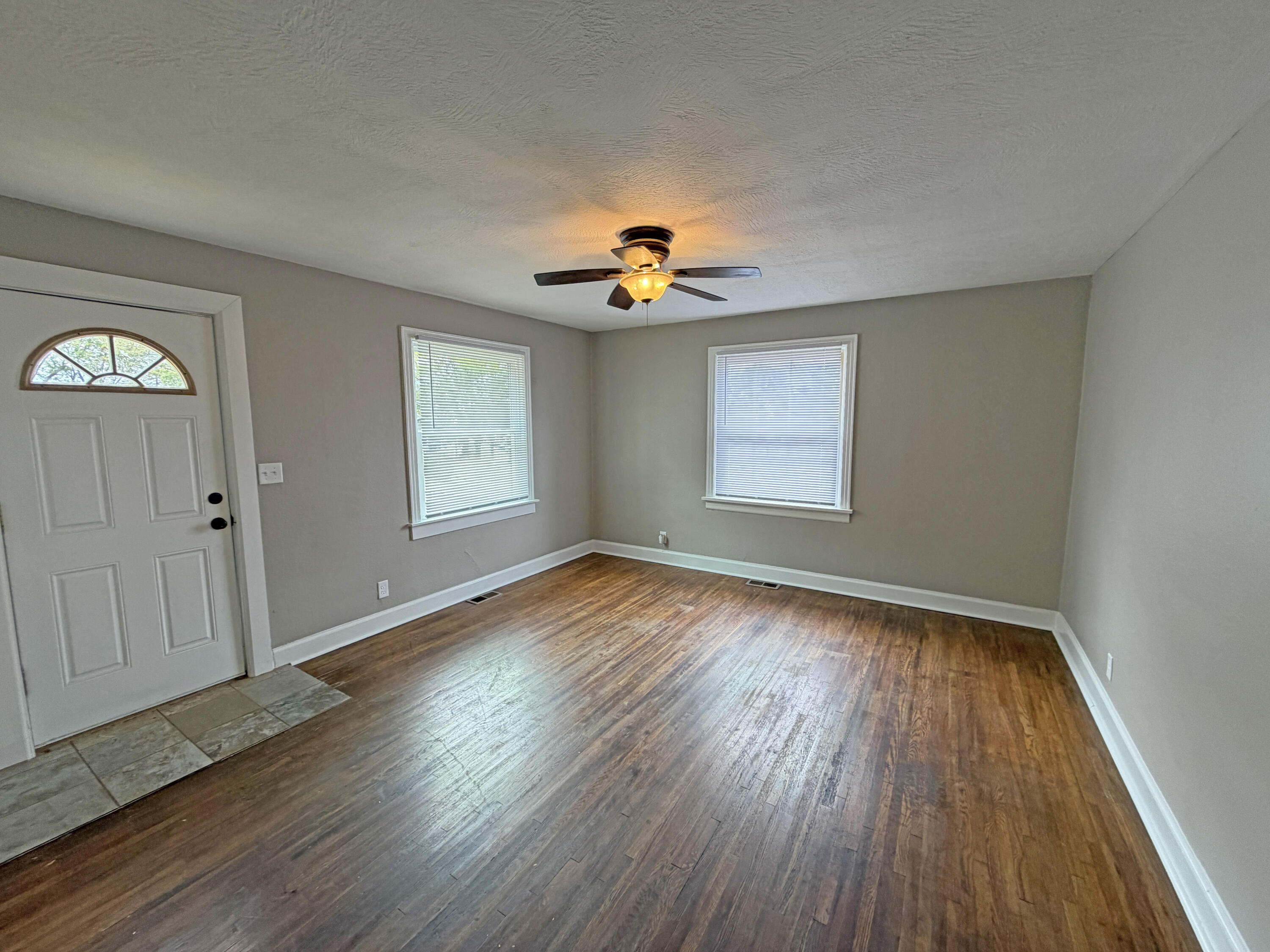 2336 North Johnston Avenue Property Photo 6