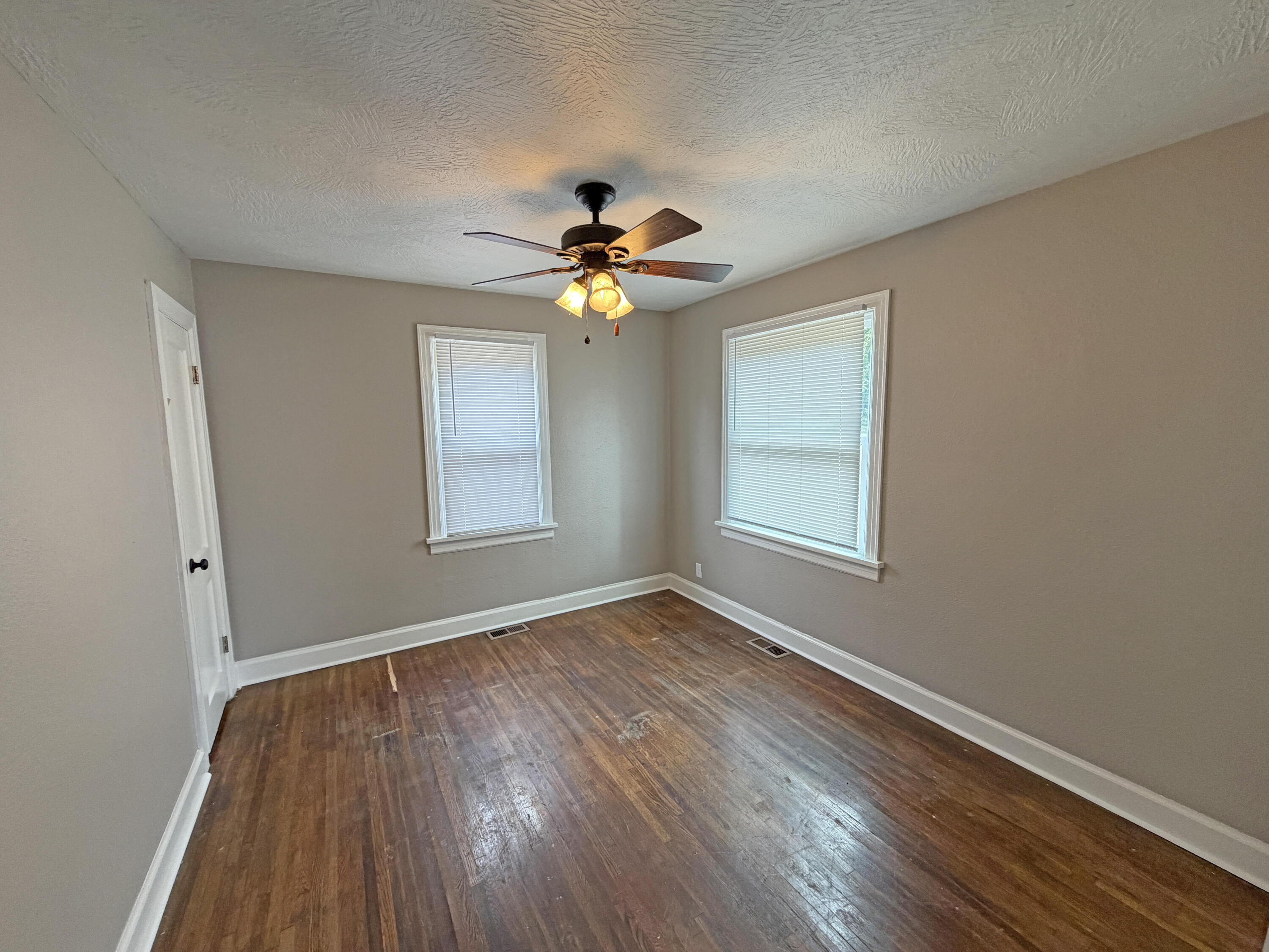 2336 North Johnston Avenue Property Photo 10