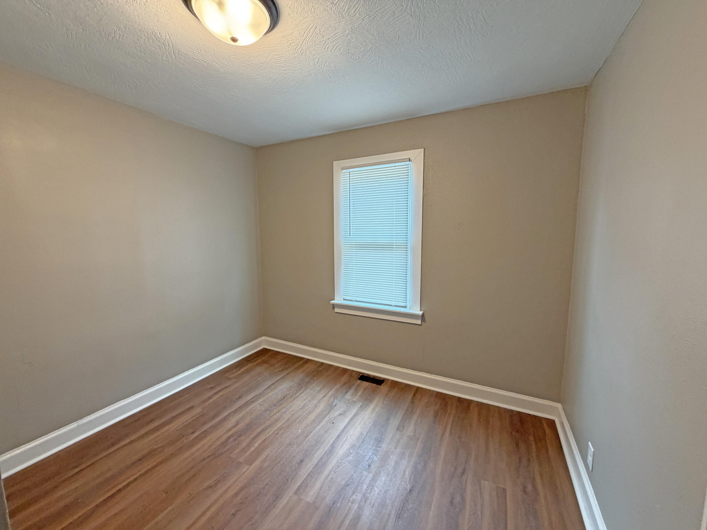 2336 North Johnston Avenue Property Photo 12