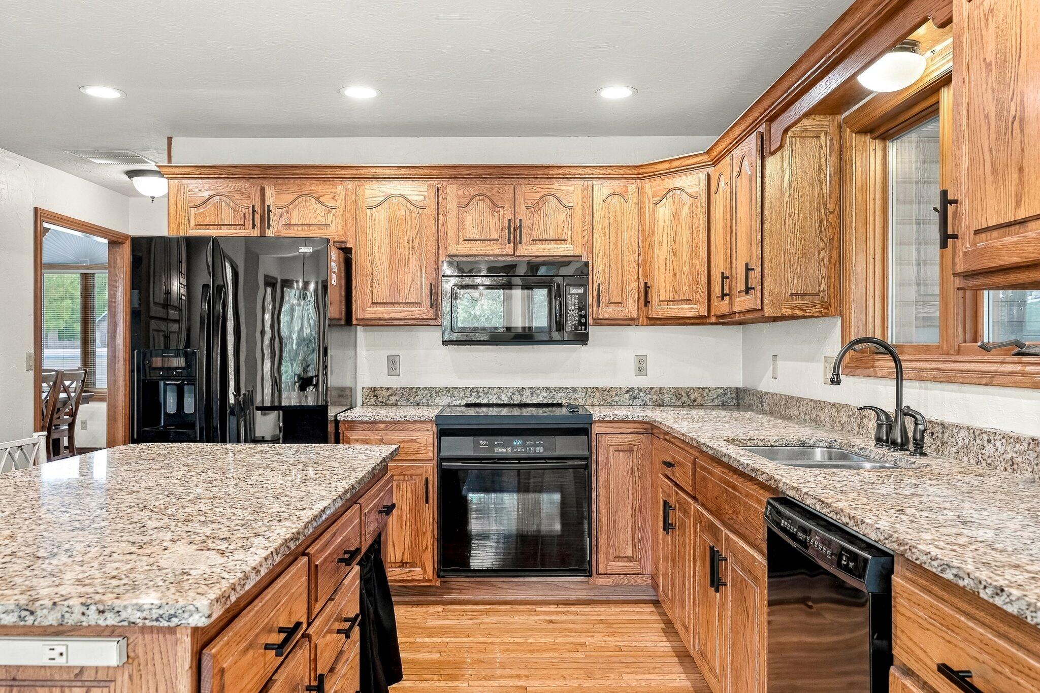 1818 West Country Hill Lane Property Photo 15