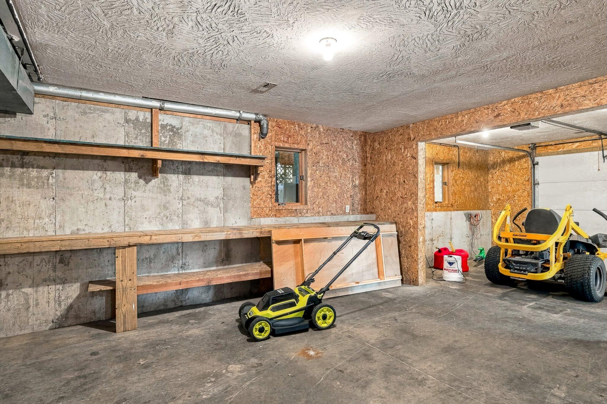 1818 West Country Hill Lane Property Photo 46