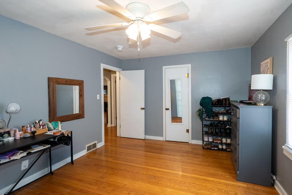 60333711 Property Photo 17