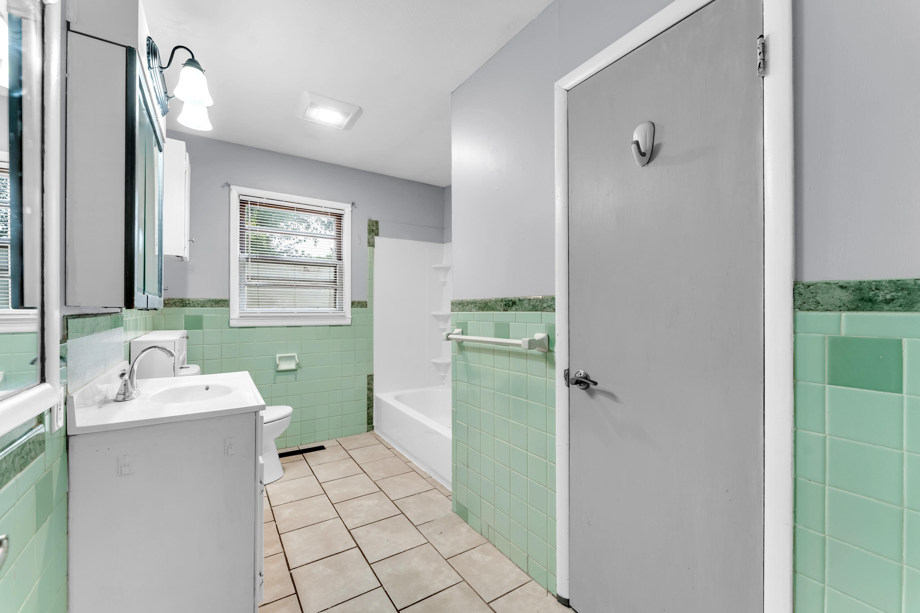 2643 East Belmont Street Property Photo 19