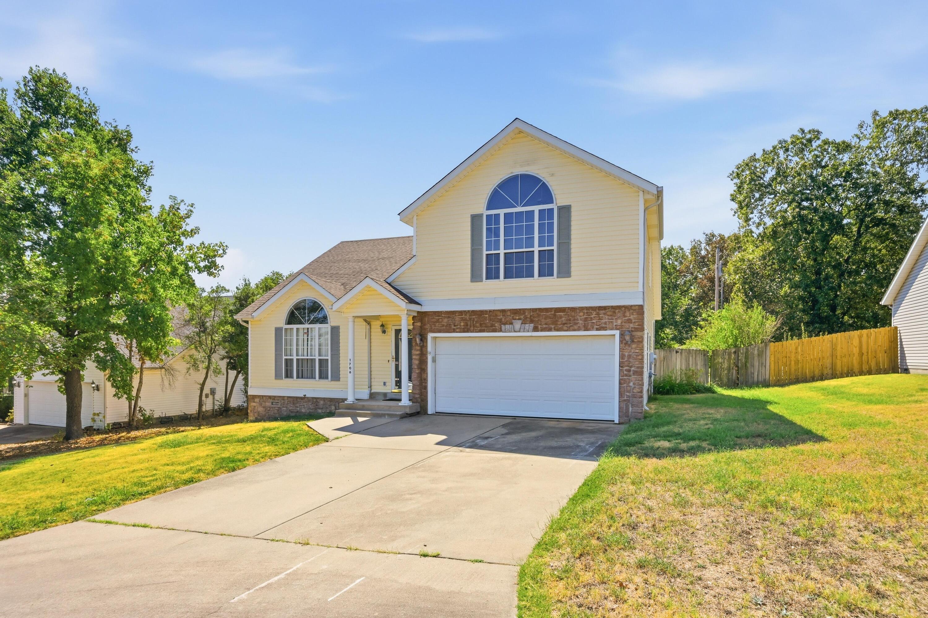 1706 West Marigold Drive Property Photo 3