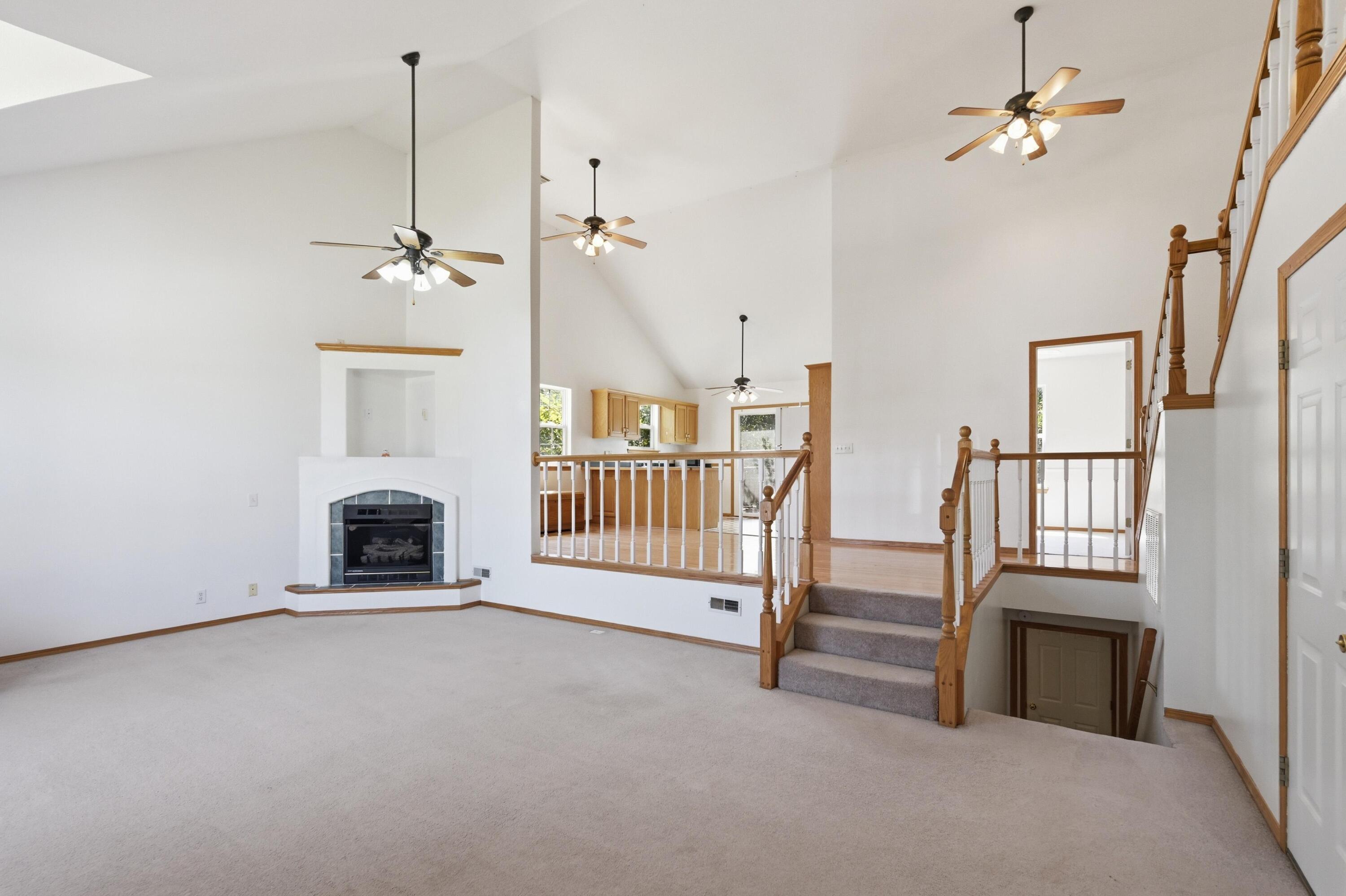 1706 West Marigold Drive Property Photo 4