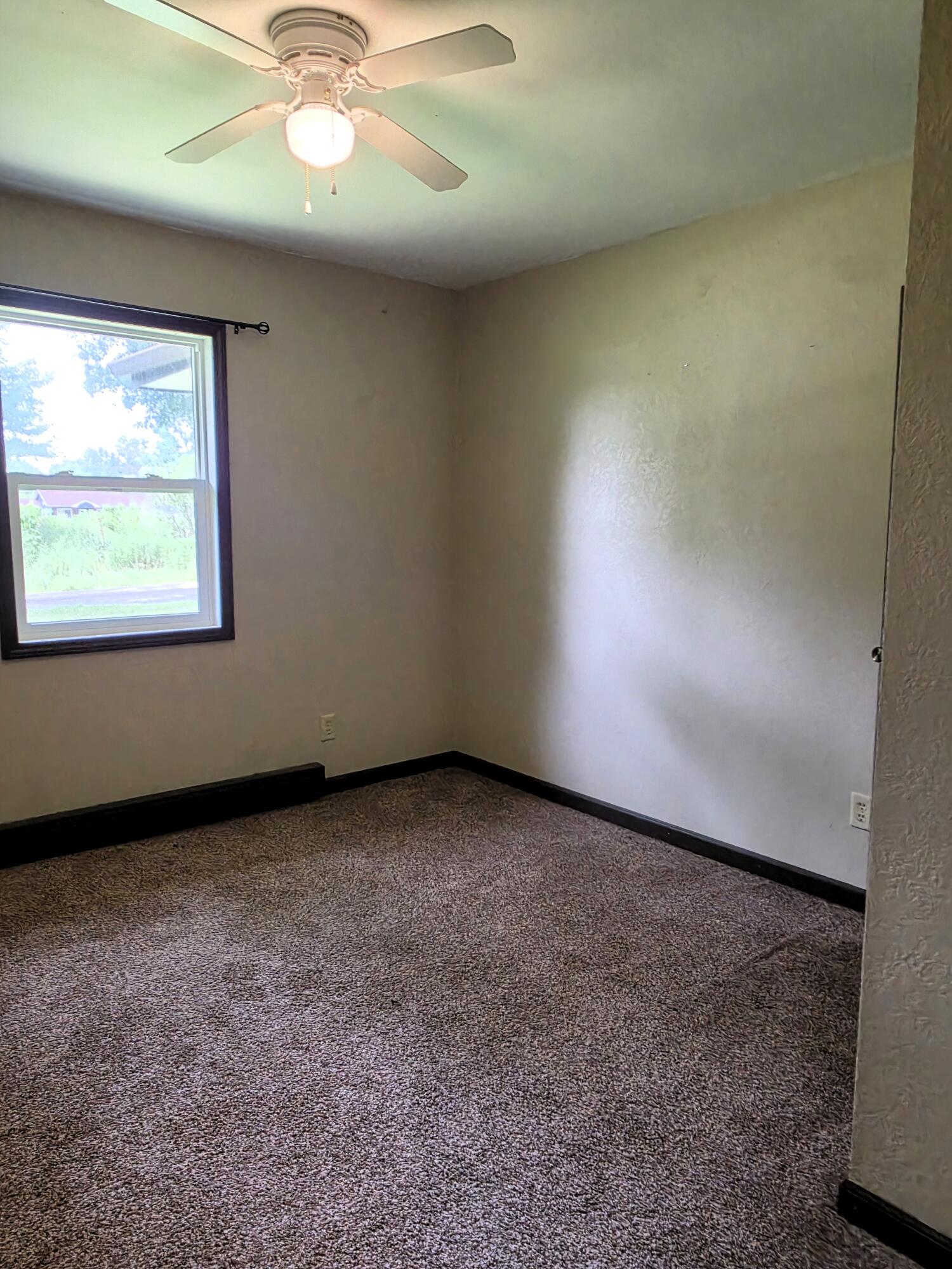 602 South Sarah Street Property Photo 7