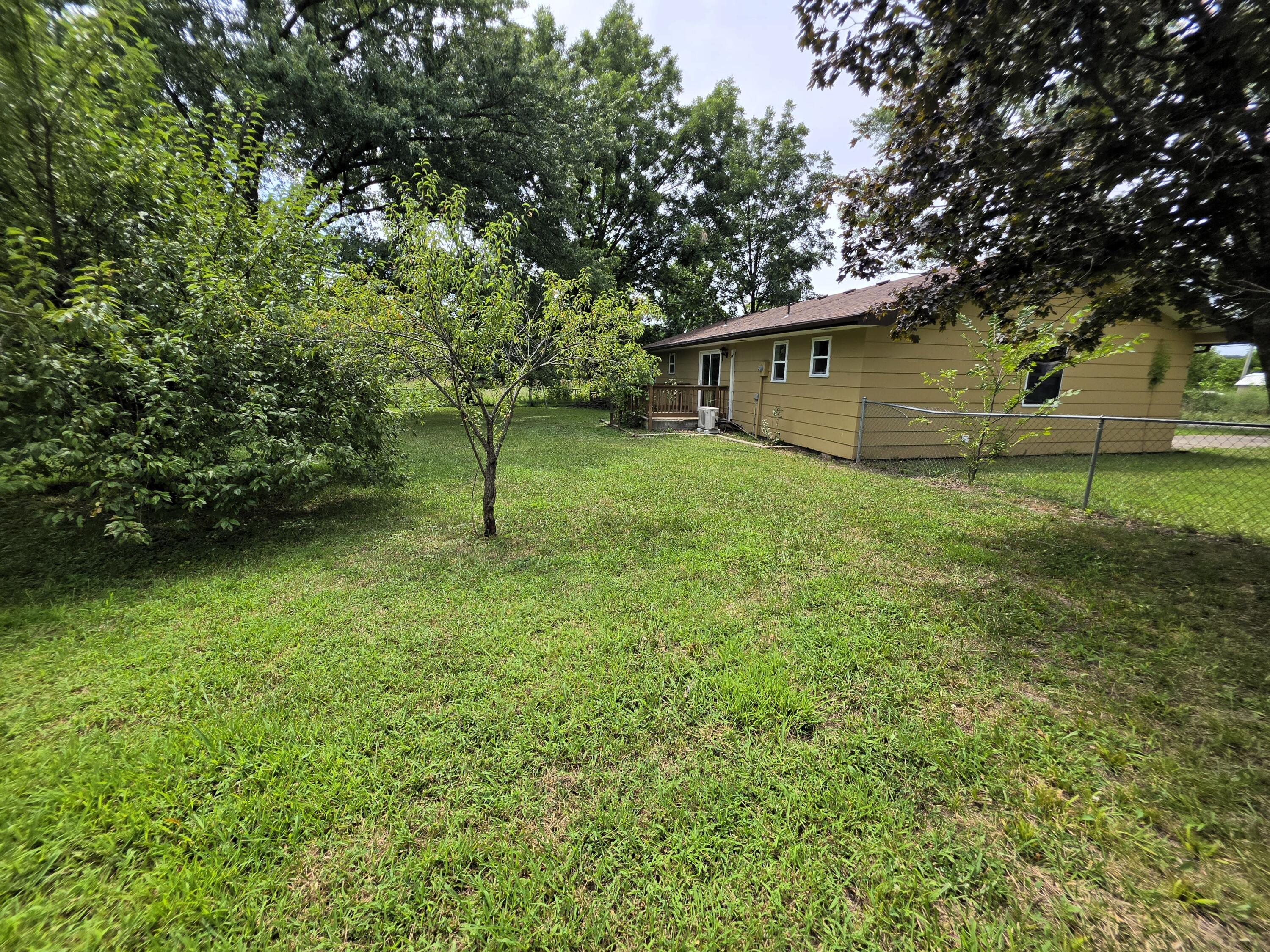 602 South Sarah Street Property Photo 11