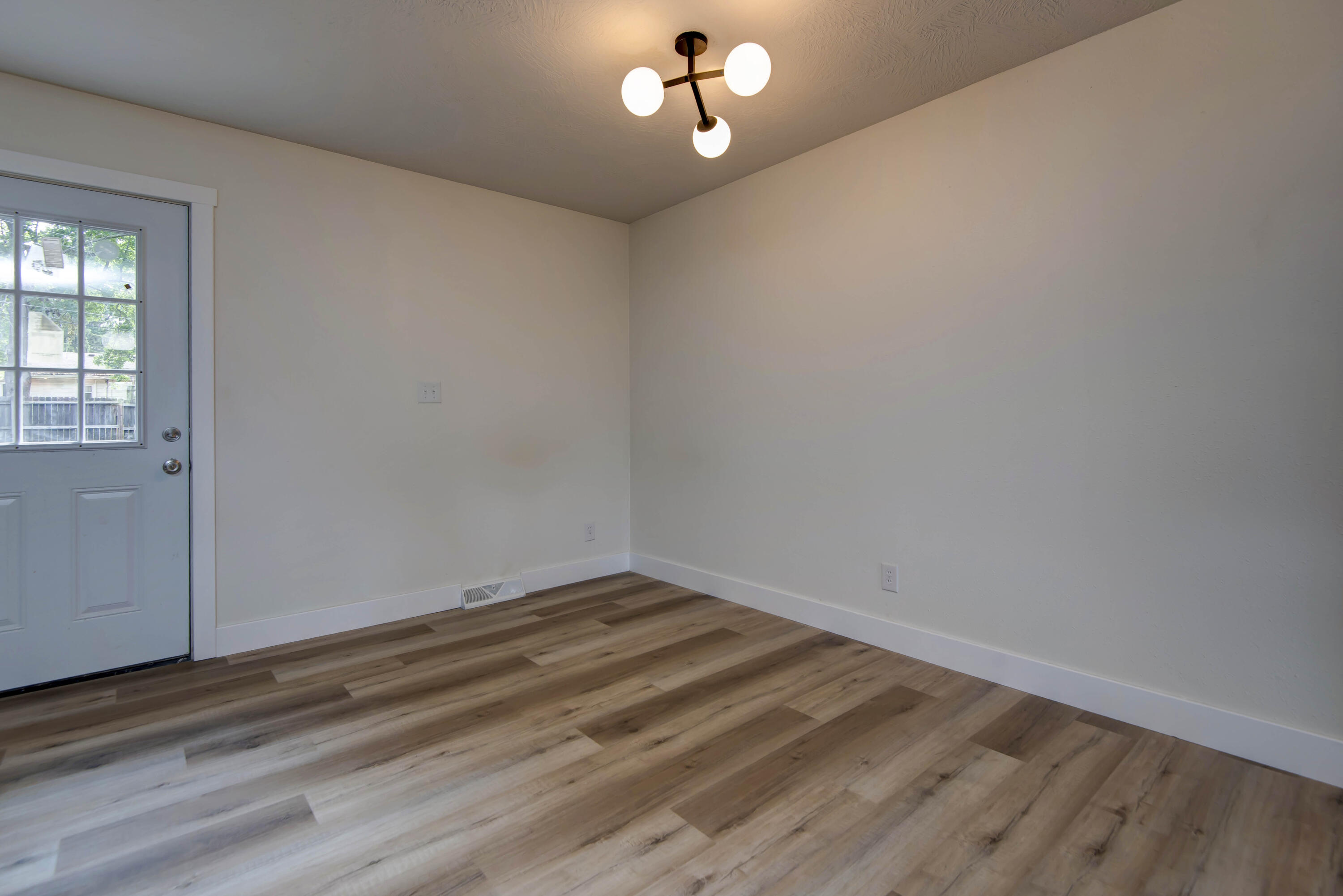 2456 South Ferguson Avenue Property Photo 10