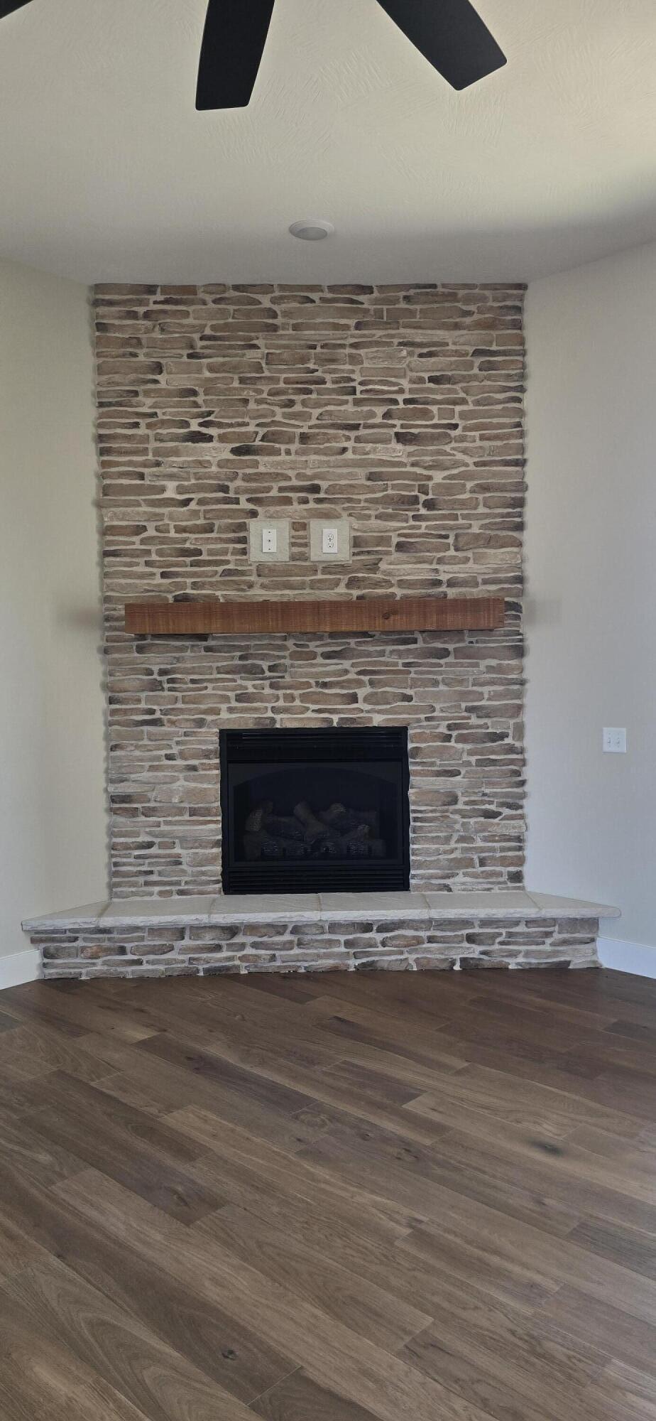 1388 East Walnut Street Property Photo 5