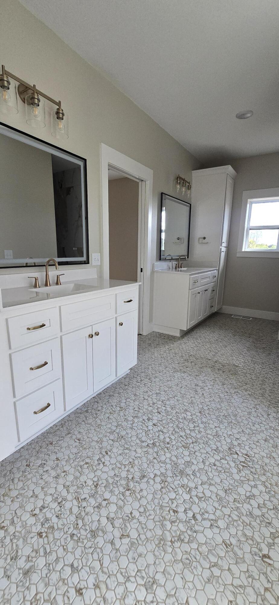 1388 East Walnut Street Property Photo 13