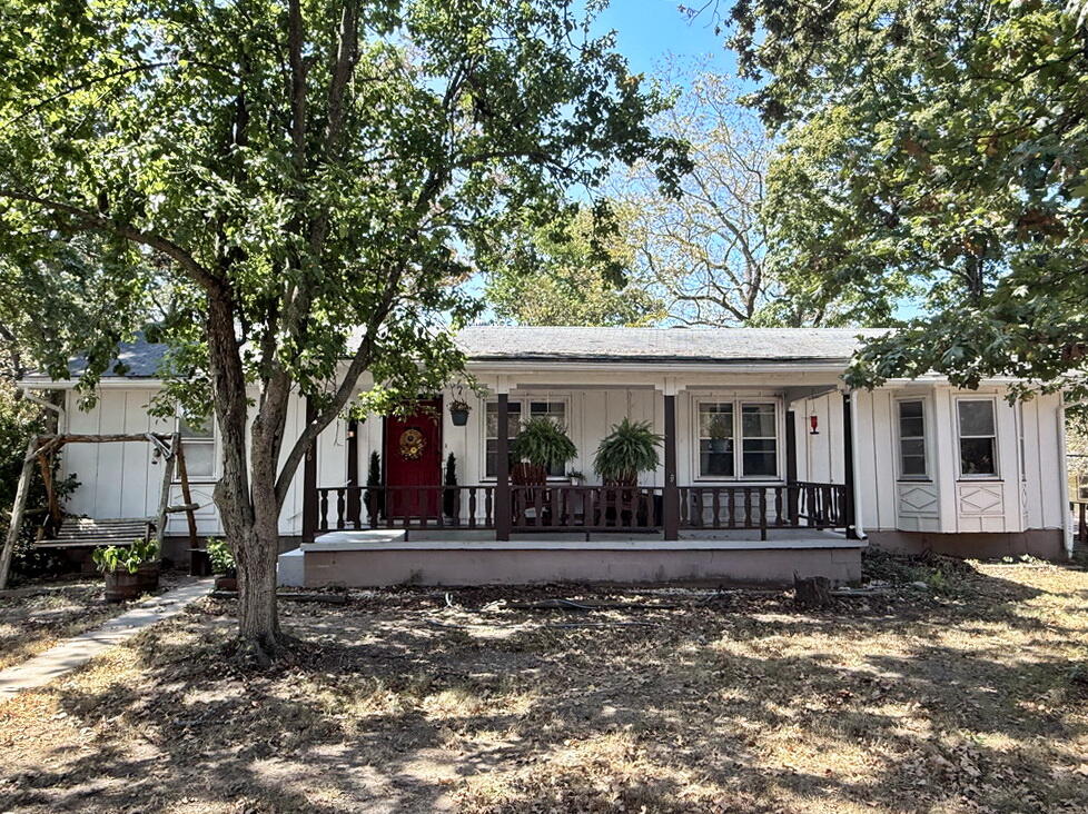 2096 South 2500 Road Property Photo 2