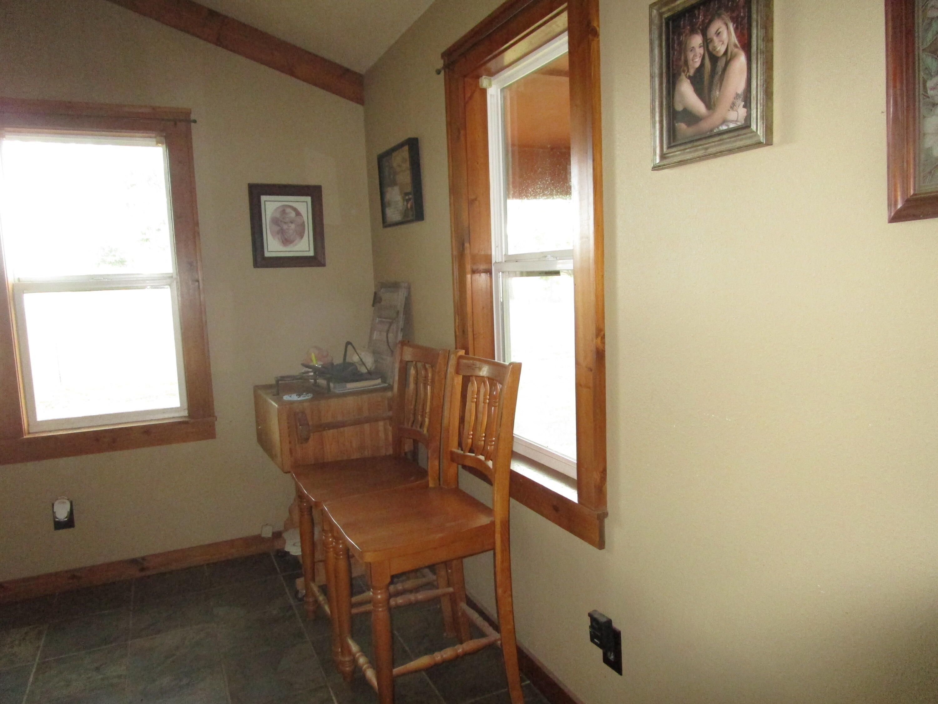 13084 Farm Road 1040 Property Photo 24