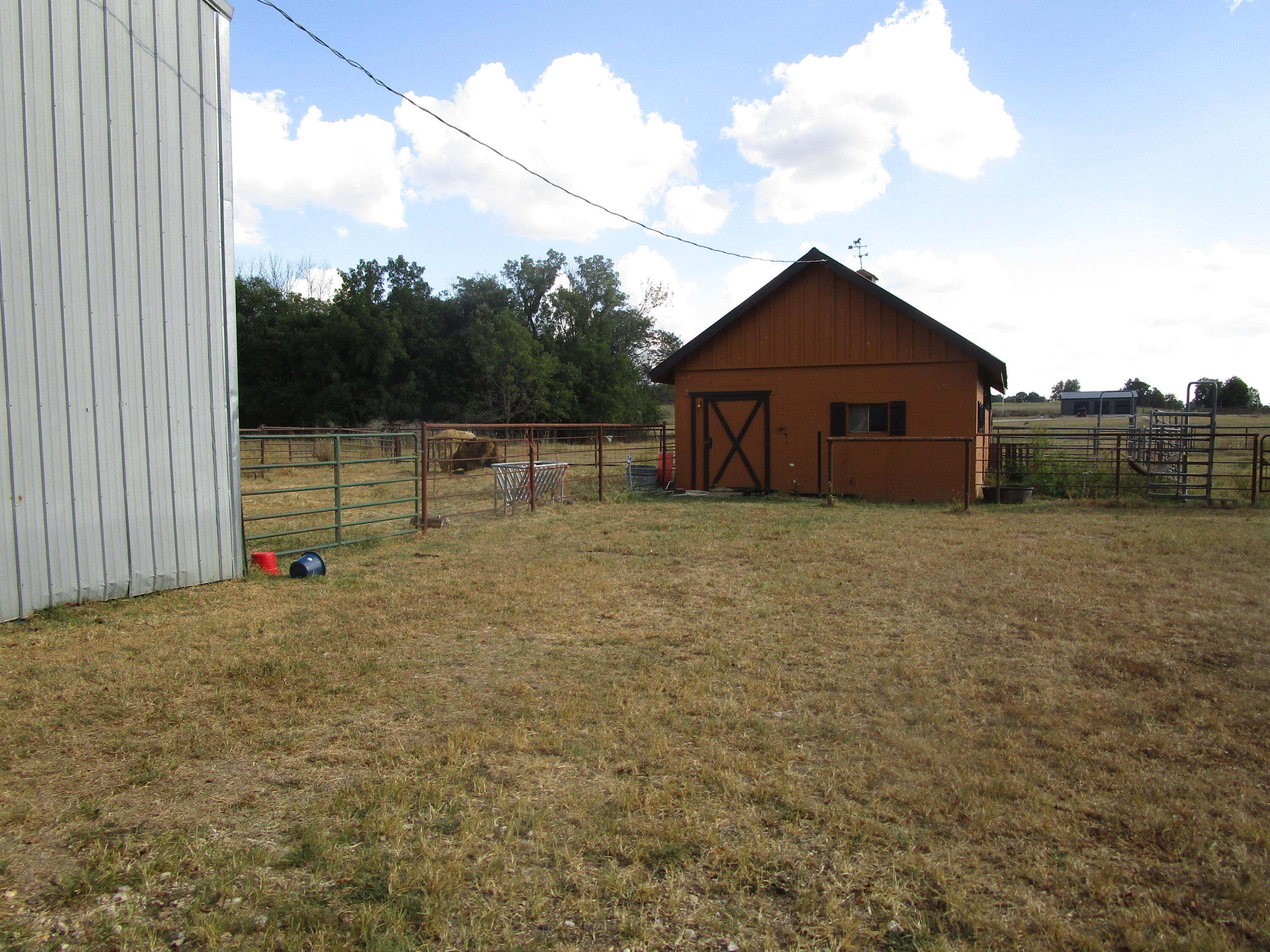 13084 Farm Road 1040 Property Photo 47