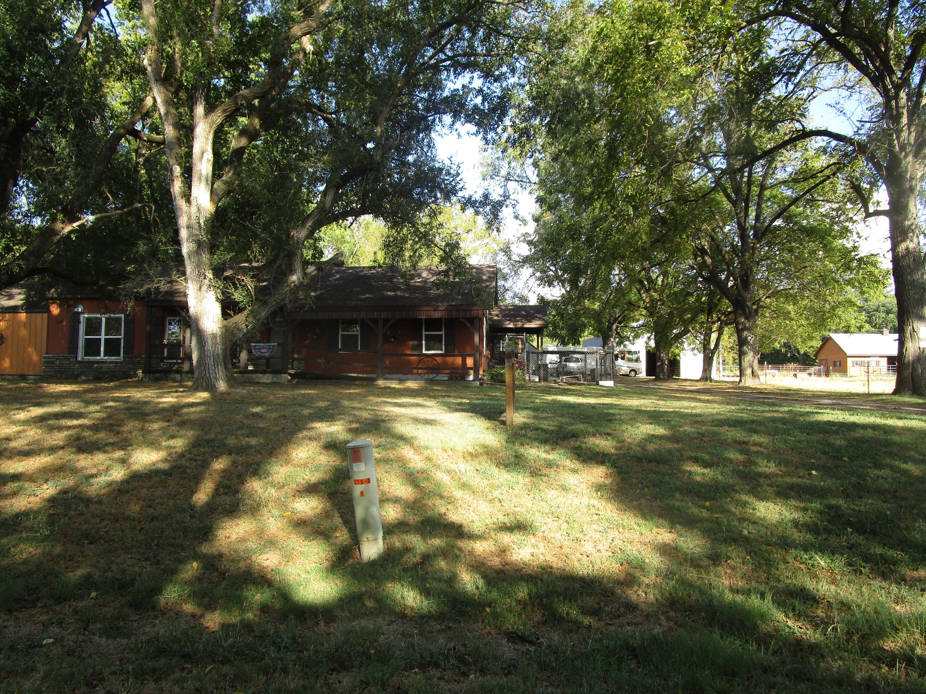 13084 Farm Road 1040 Property Photo 67