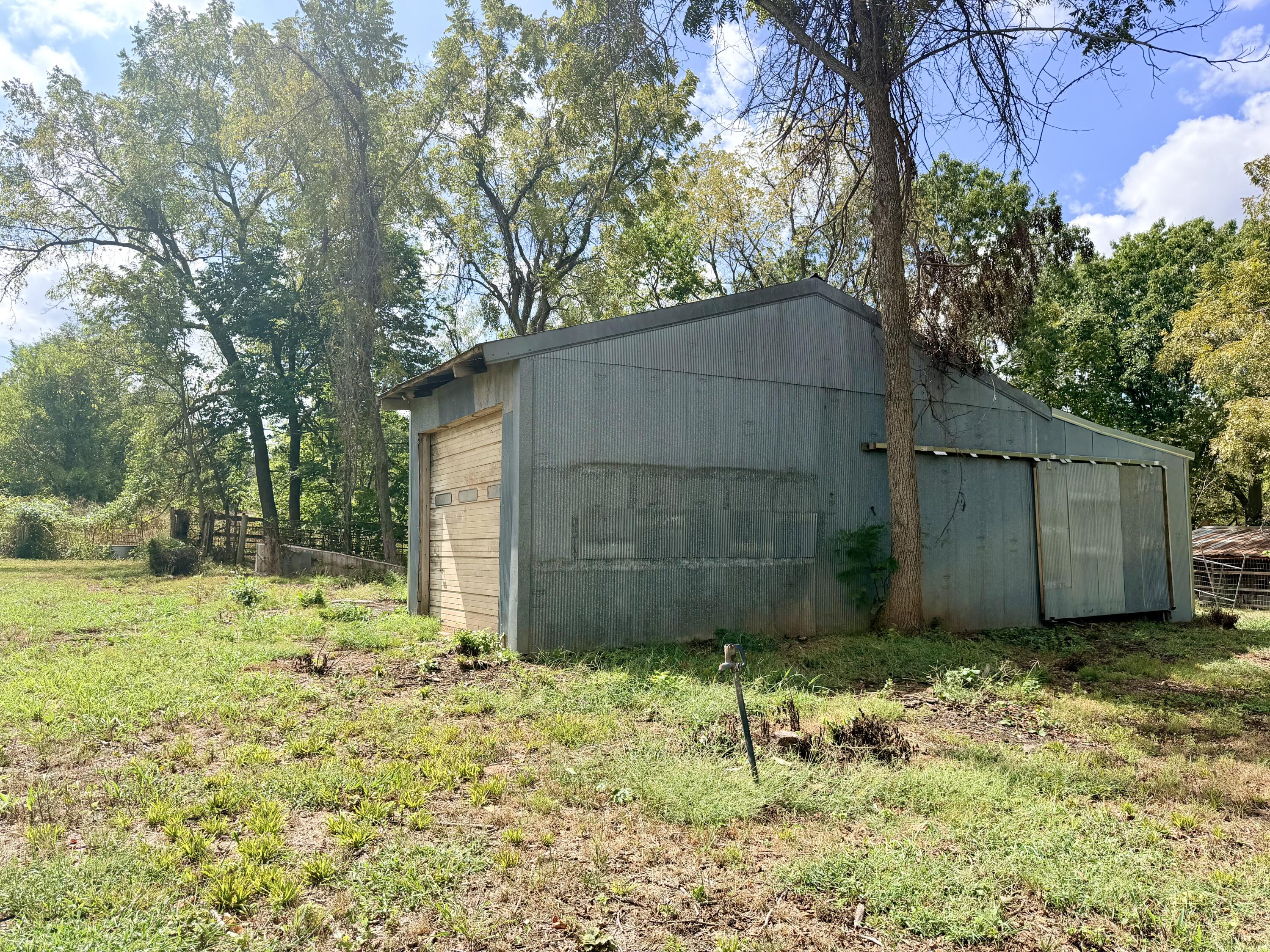 428 North Dade 171 Property Photo 4