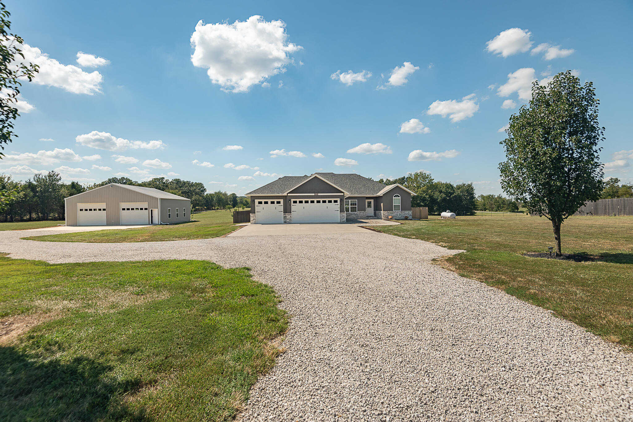 9833 North State Highway 125 Property Photo 1