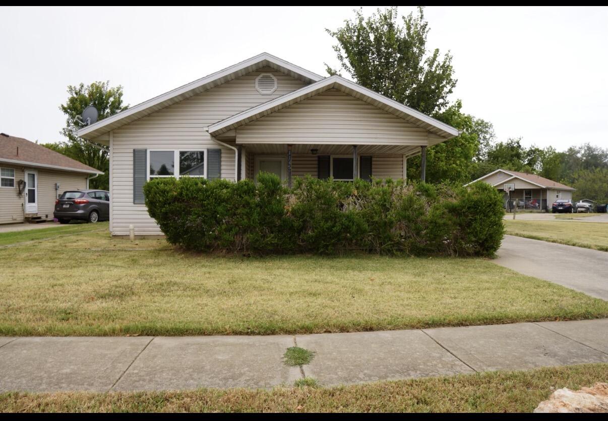 1145 North Oak Park Drive Property Photo 1