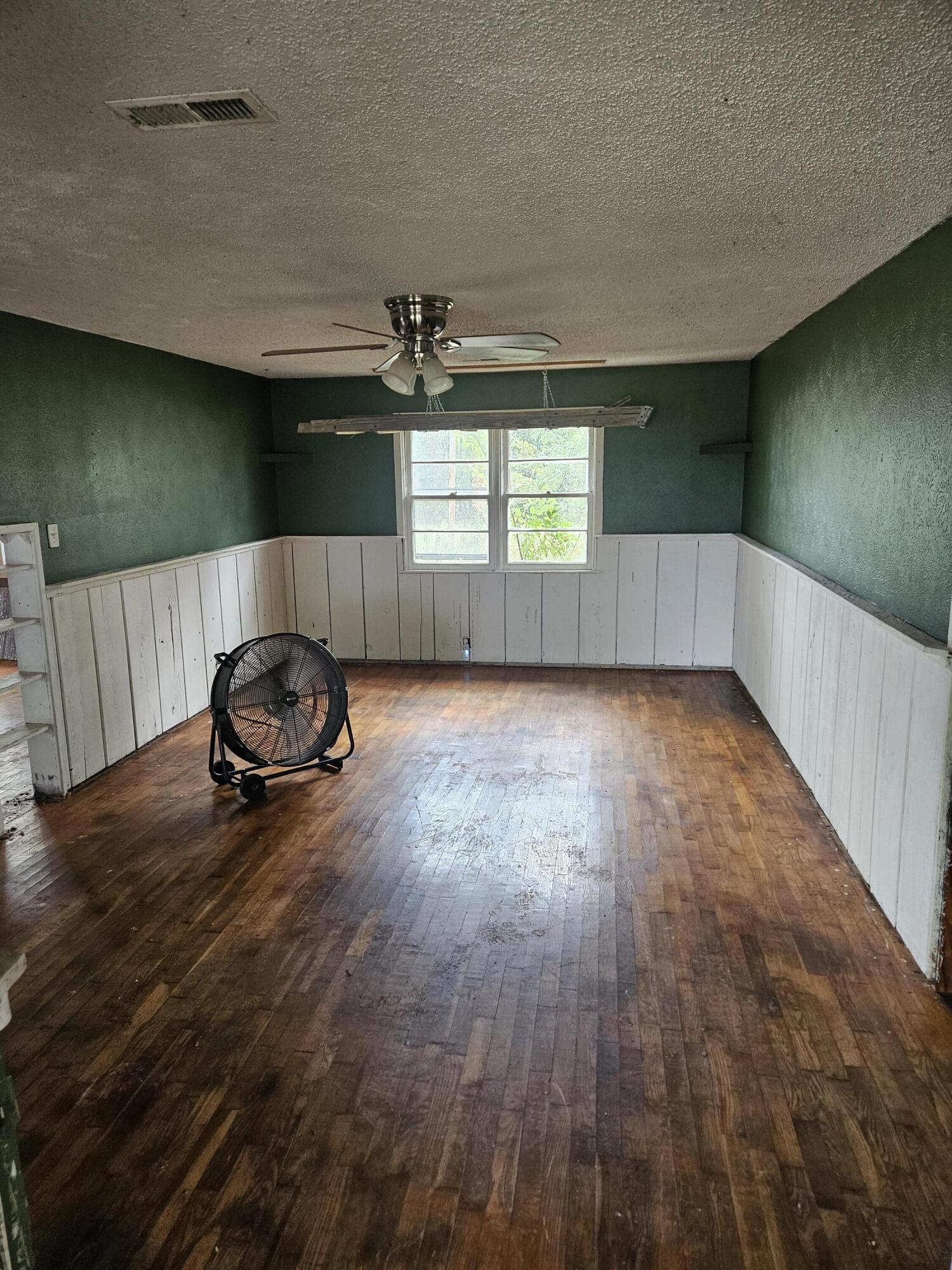 16660 State Highway 14 Property Photo 11