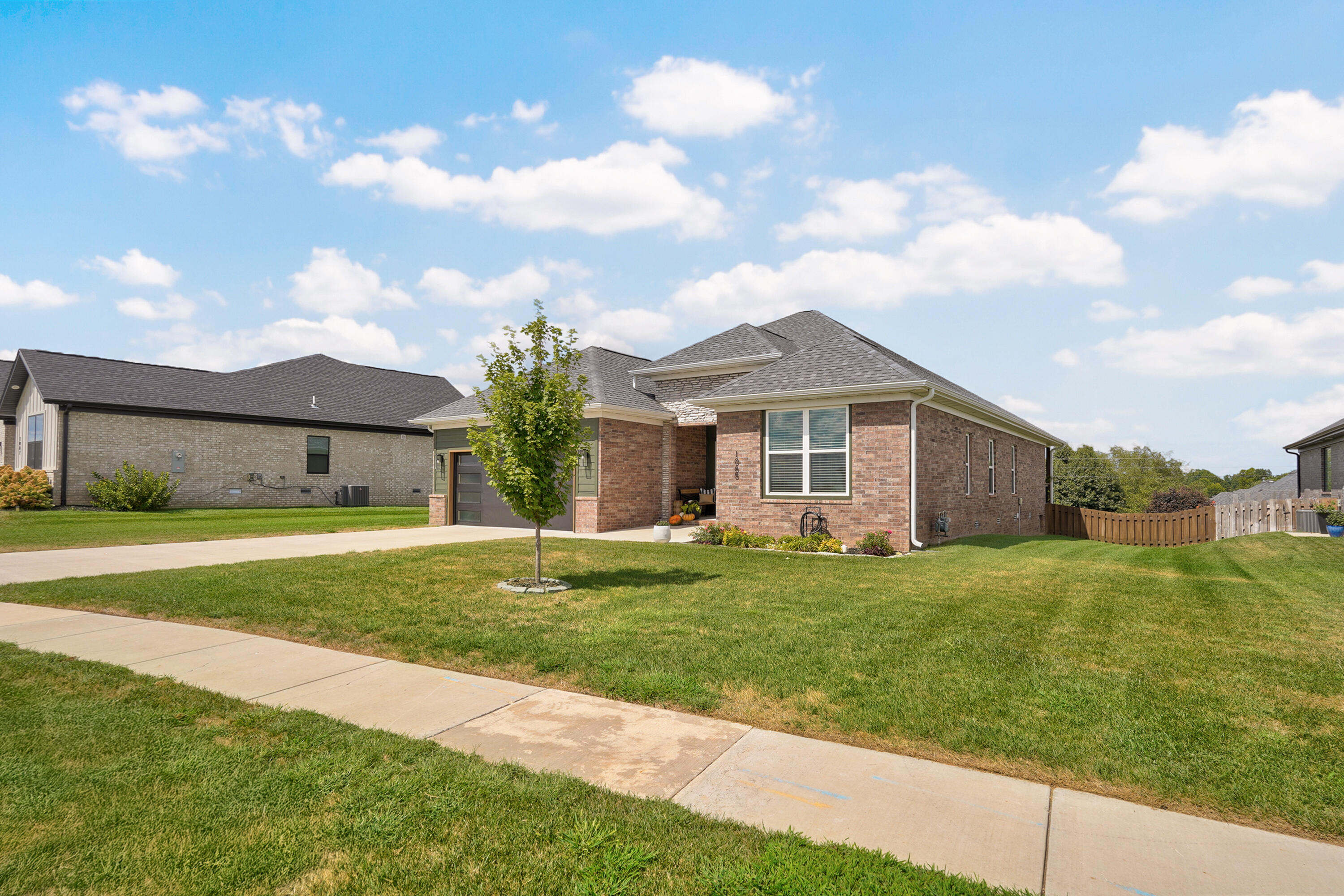 1065 West Gaslight Drive Property Photo 3