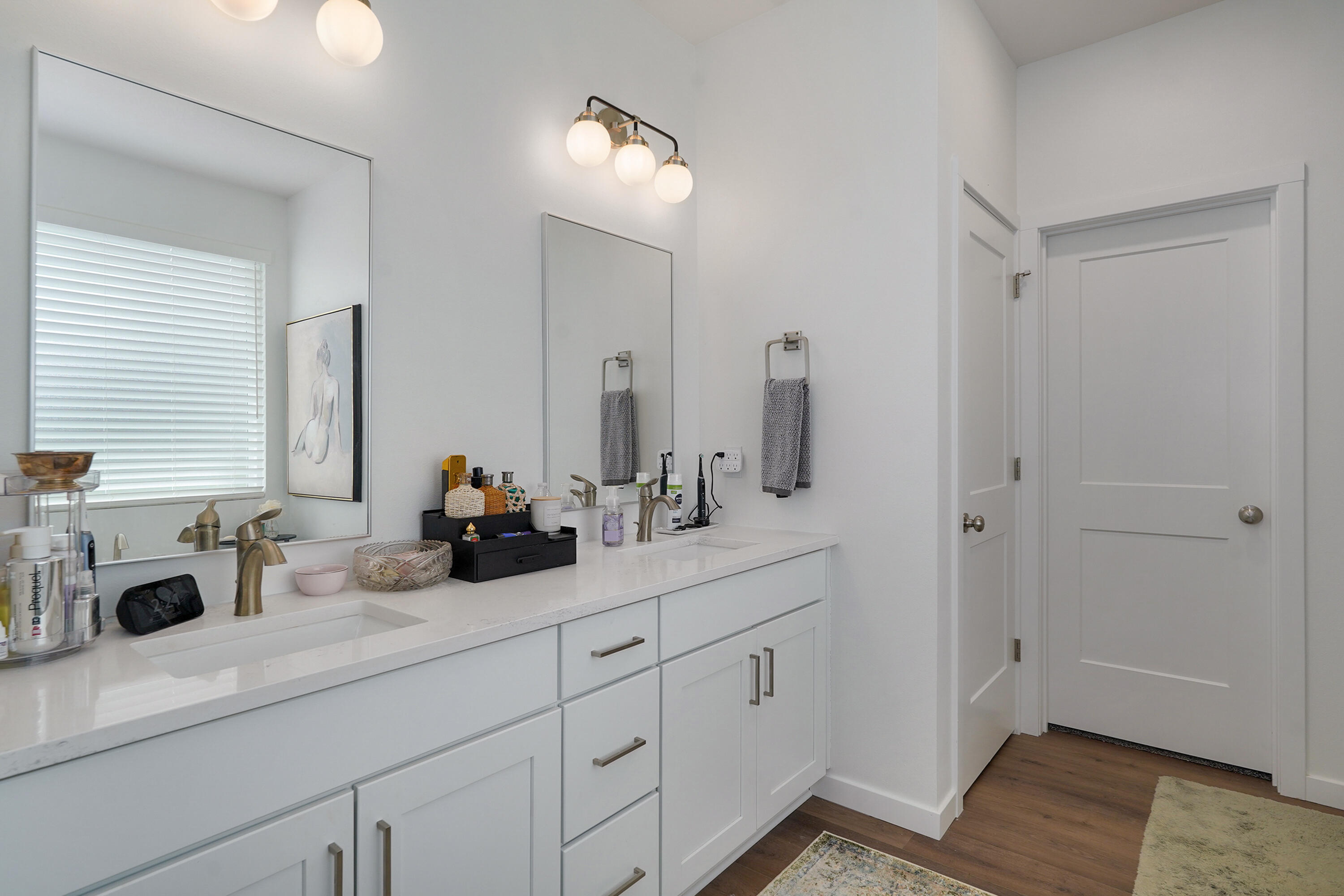 1065 West Gaslight Drive Property Photo 21