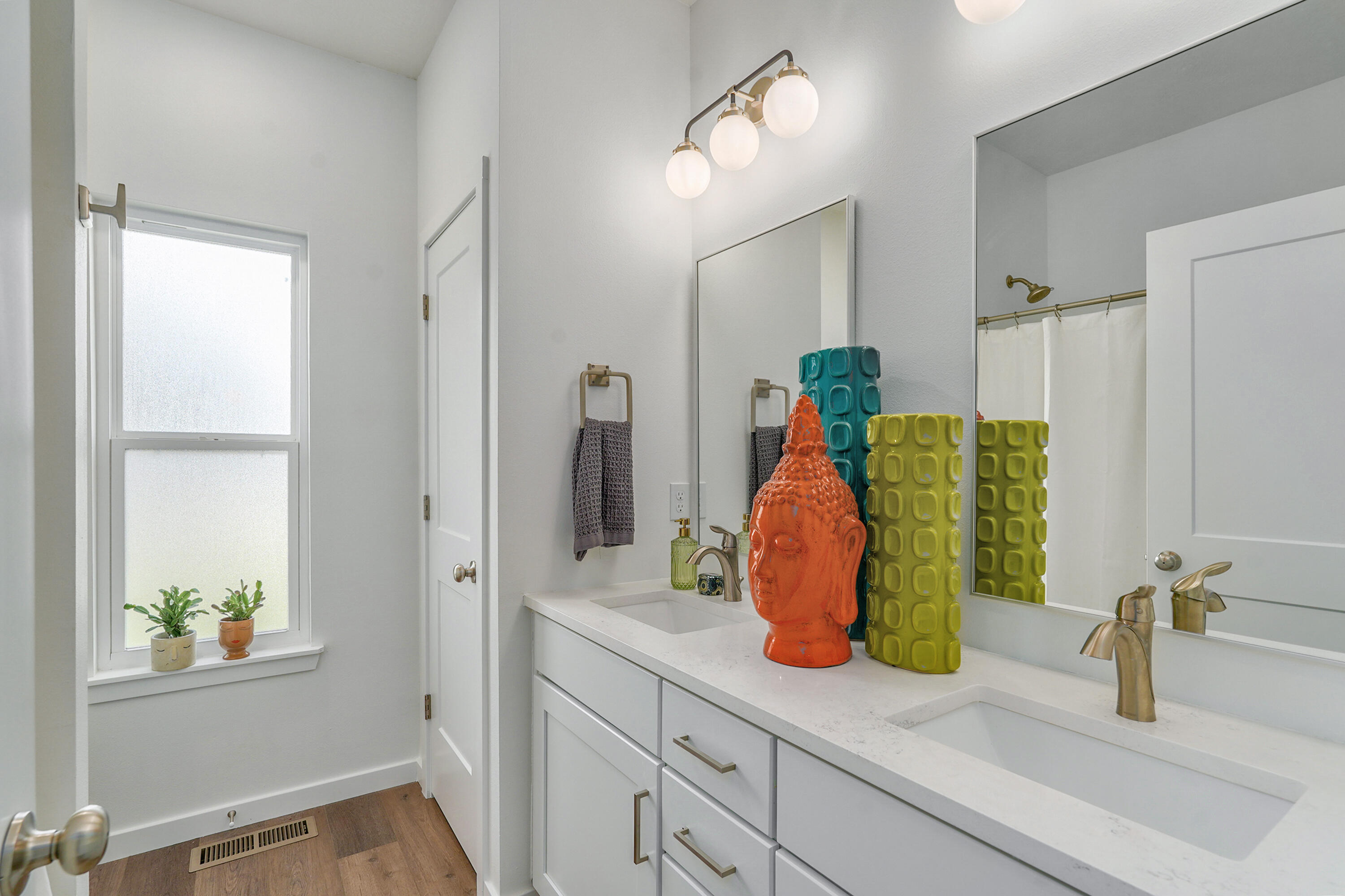 1065 West Gaslight Drive Property Photo 26