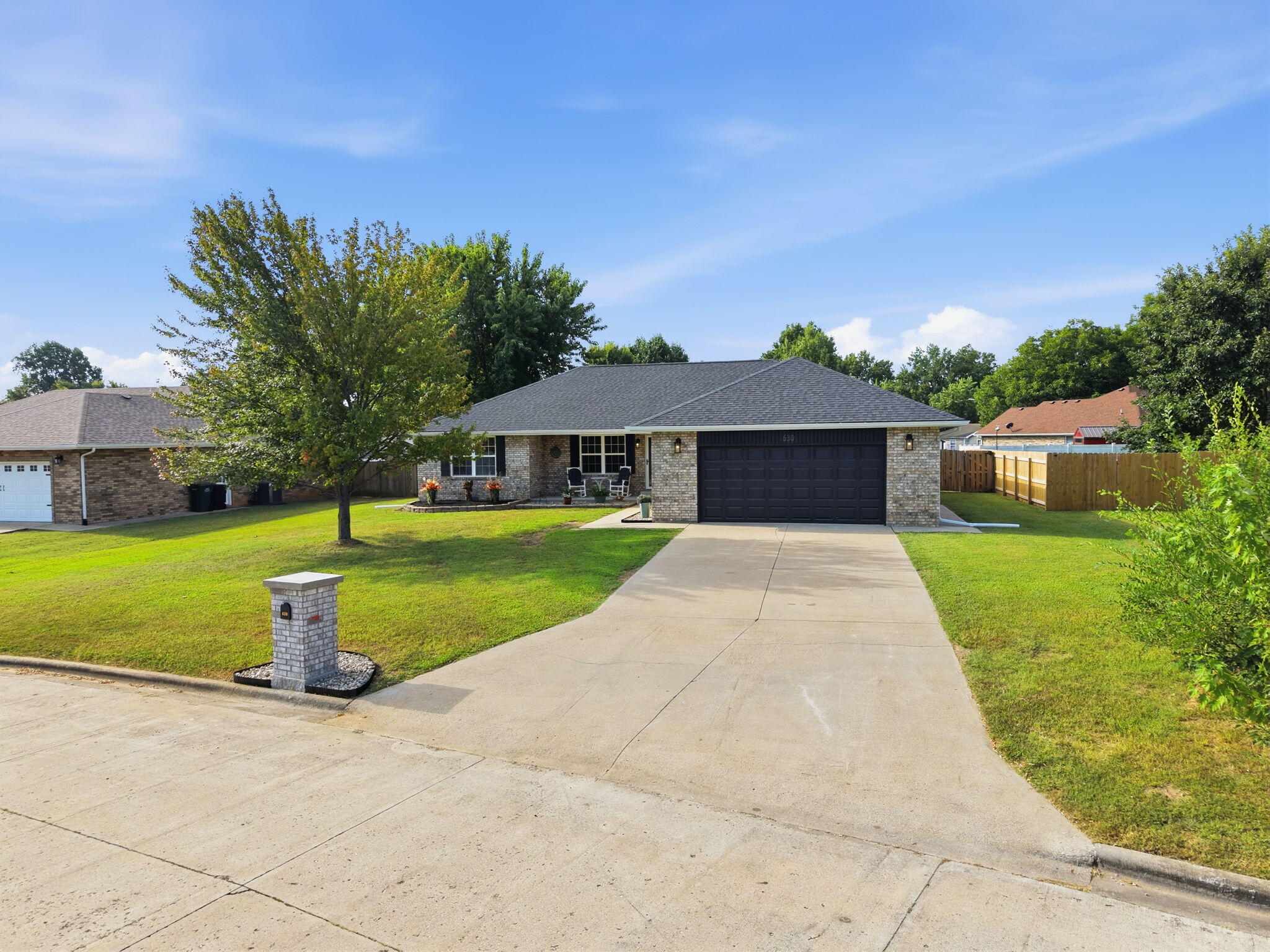 630 East Summit Street Property Photo 2
