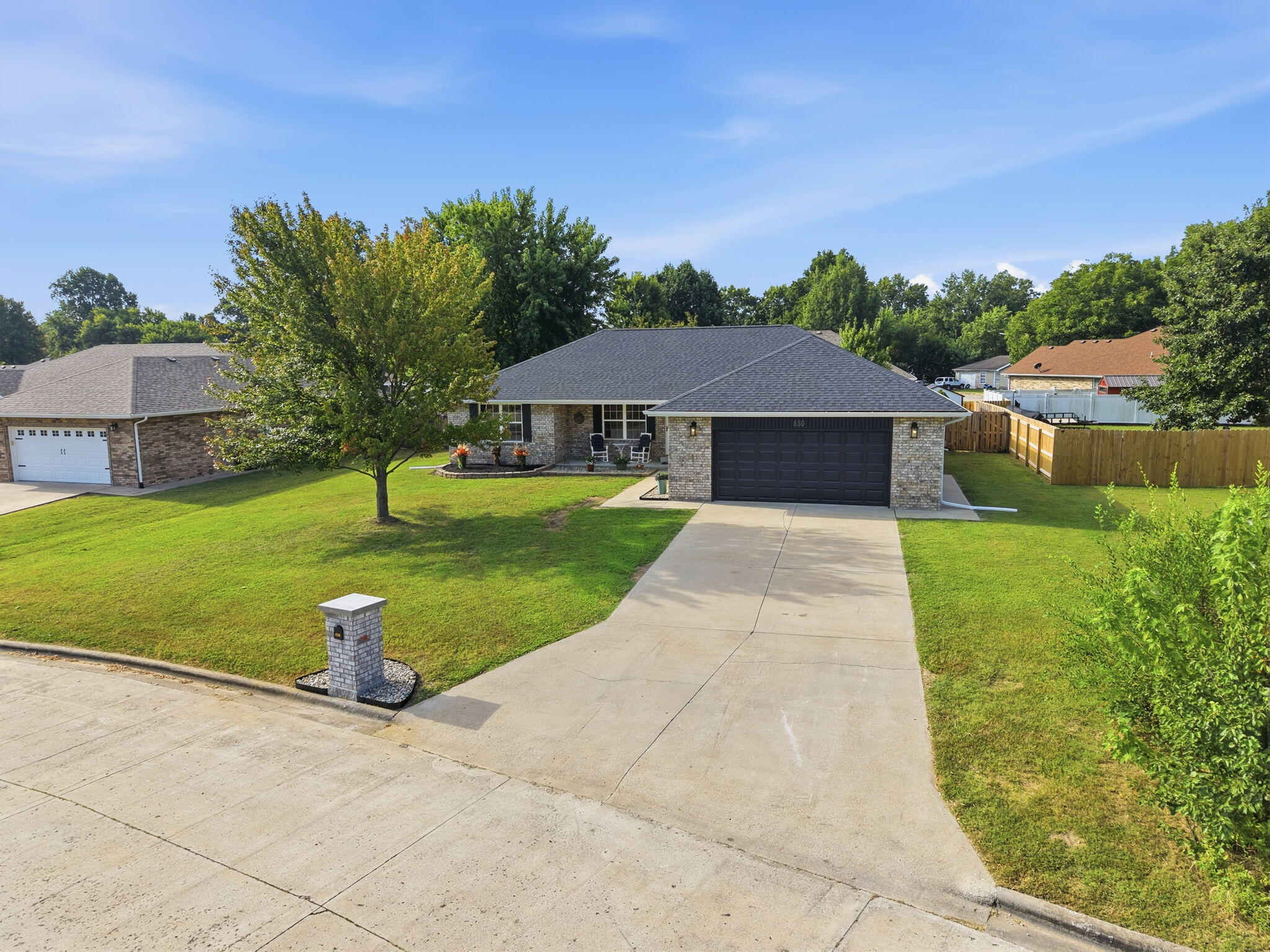 630 East Summit Street Property Photo 4