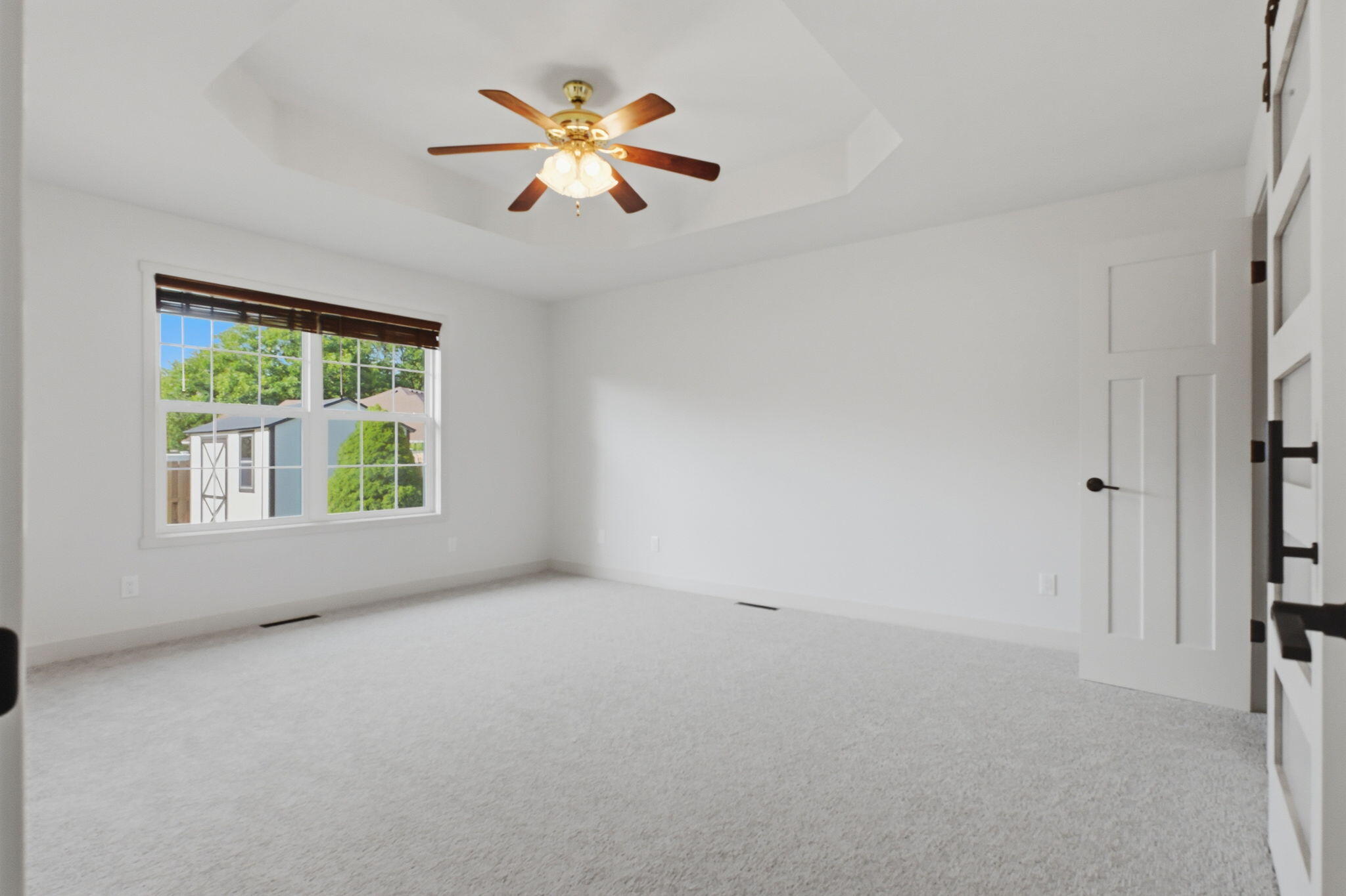 630 East Summit Street Property Photo 27
