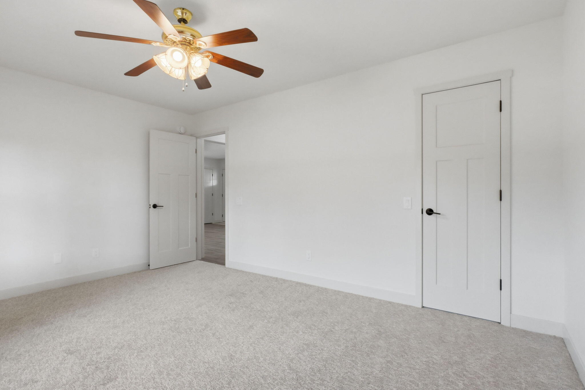 630 East Summit Street Property Photo 35