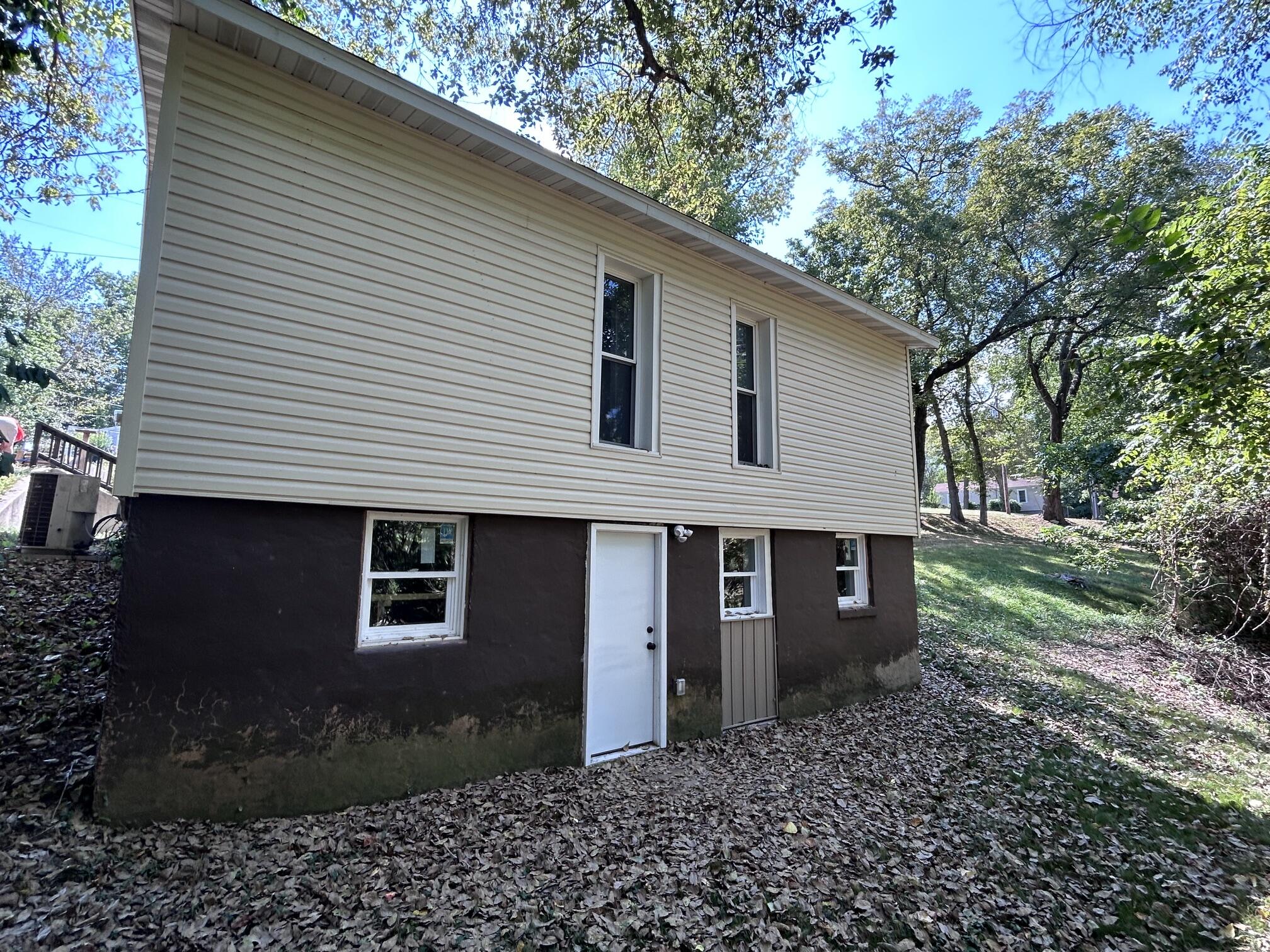 311 East Jackson Street Property Photo 5