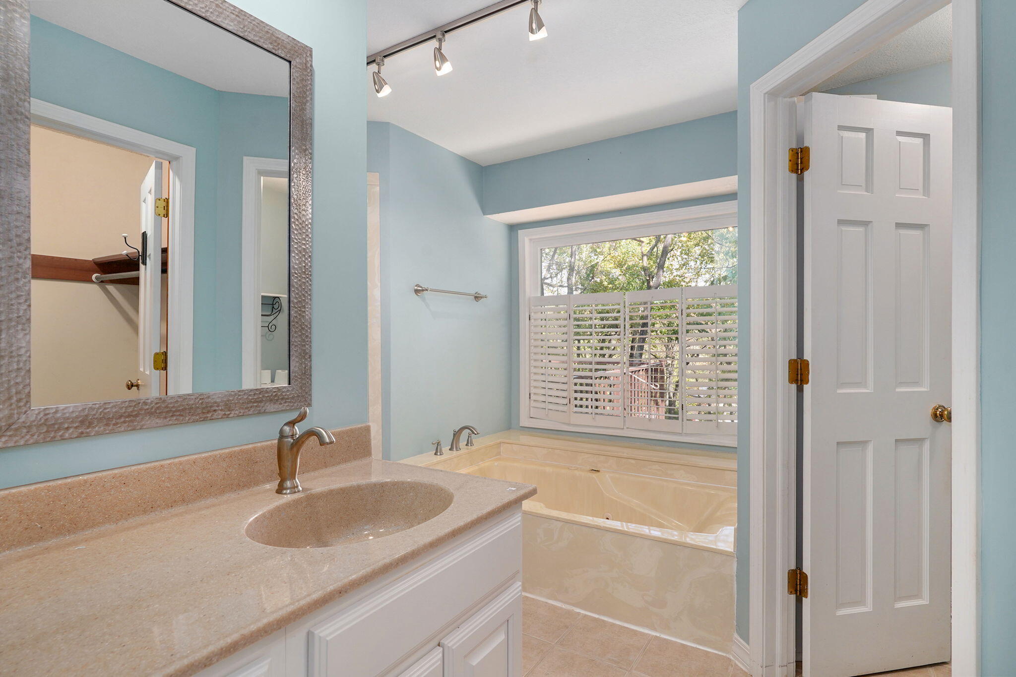 4530 South Harvard Avenue Property Photo 28