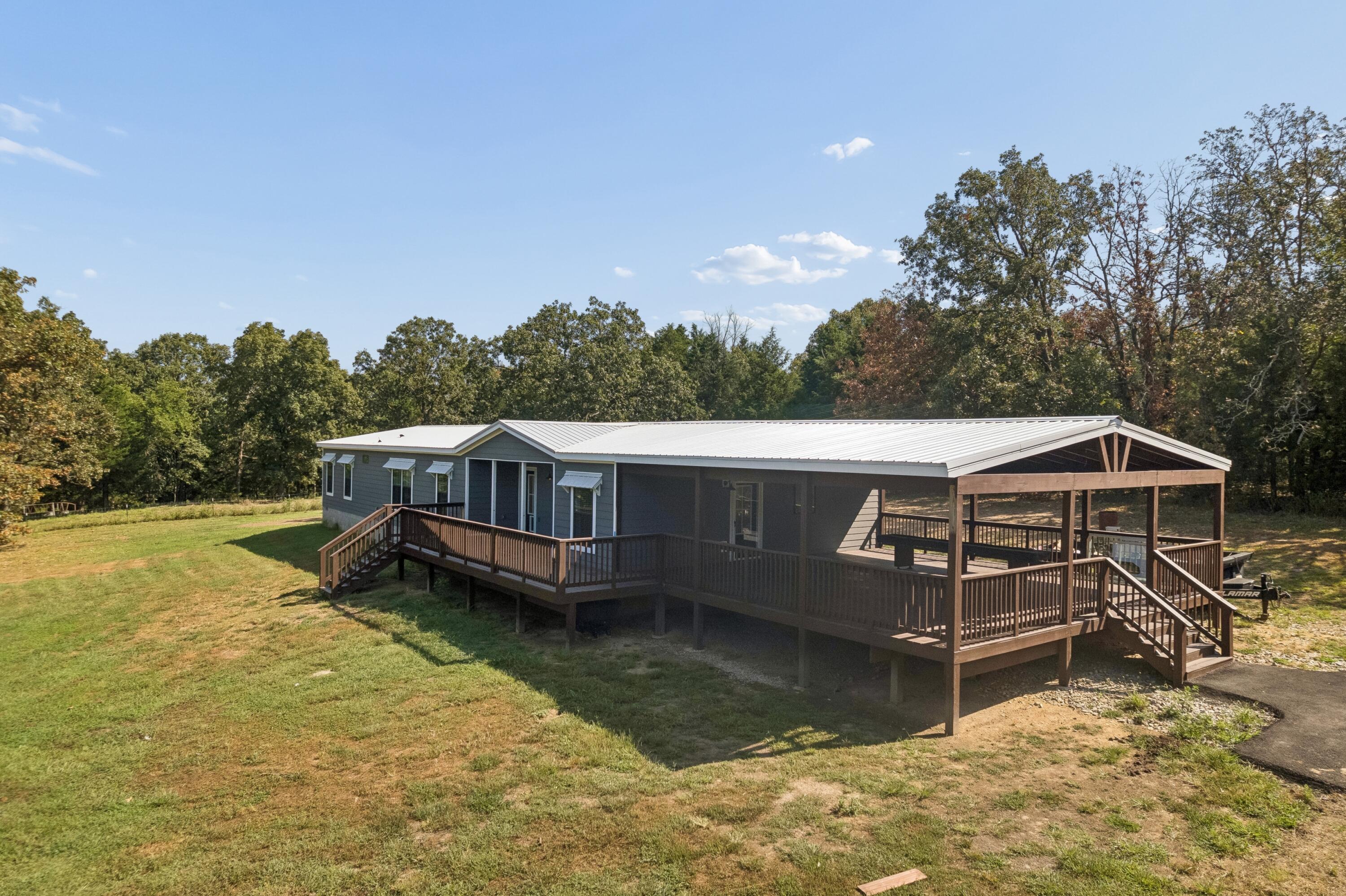 401 Southeast Highway W Property Photo 1