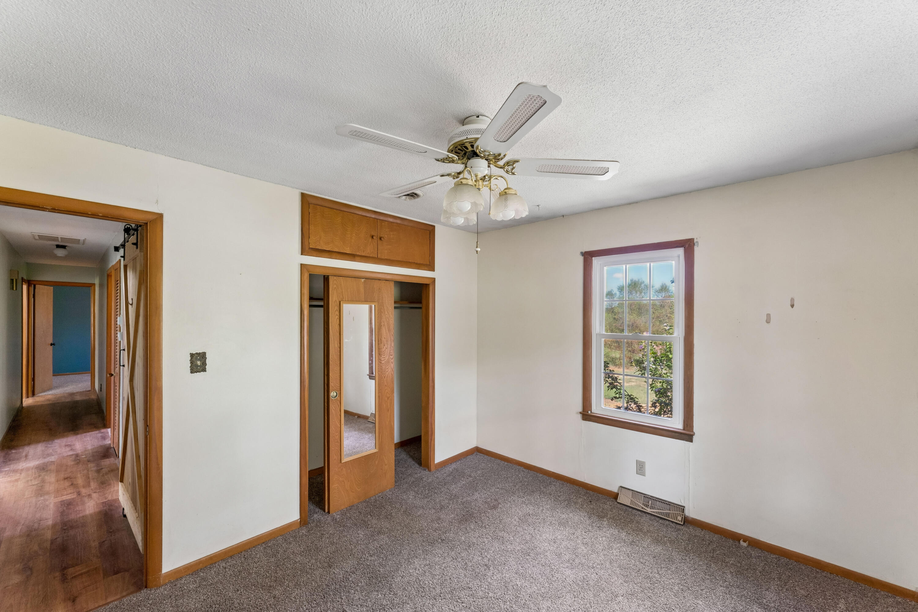 401 Southeast Highway W Property Photo 38