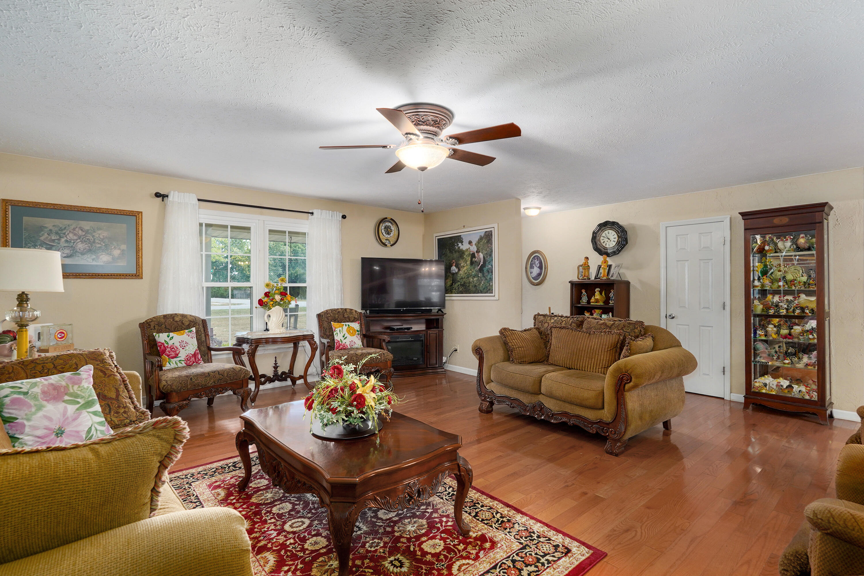 5727 South State Highway Ff Property Photo 6
