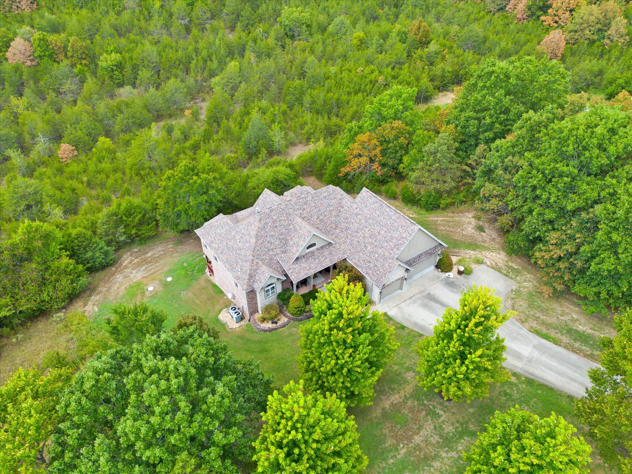 907 Mills Hollow Road Property Photo 1