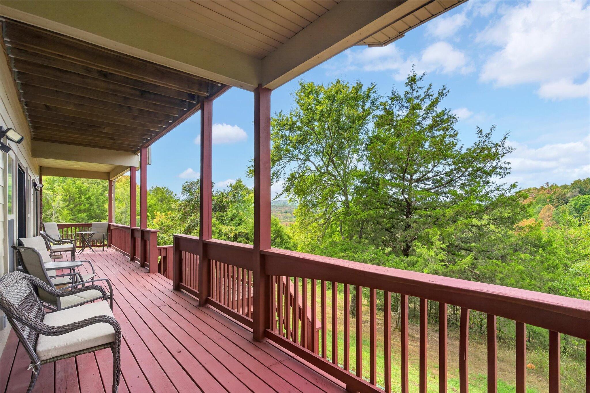 907 Mills Hollow Road Property Photo 2