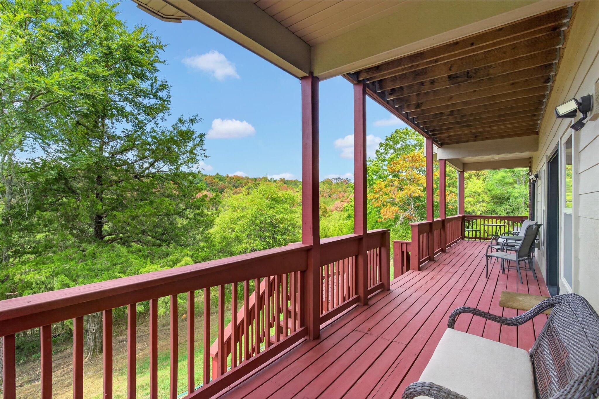 907 Mills Hollow Road Property Photo 5
