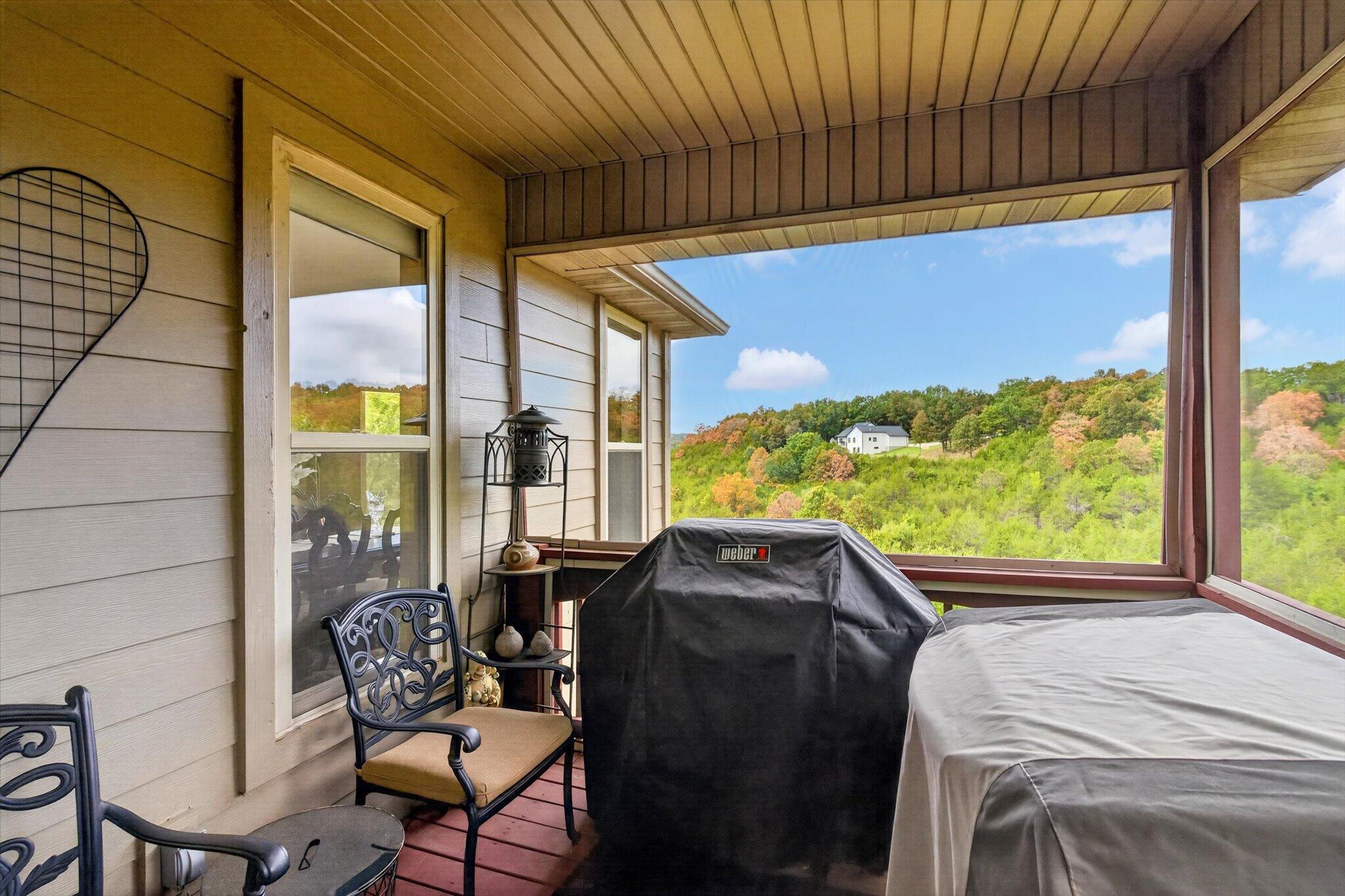 907 Mills Hollow Road Property Photo 24