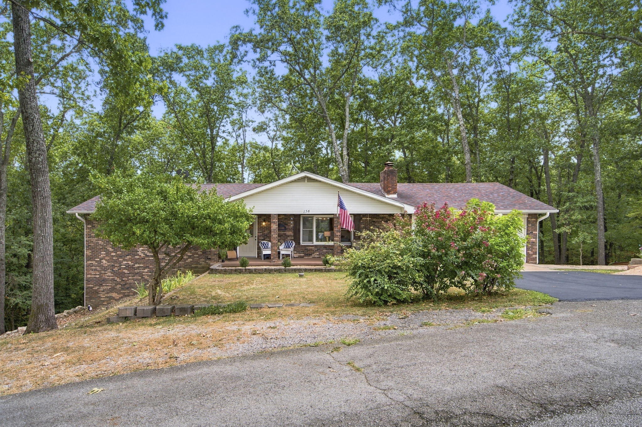 236 Silverbridge Lane Property Photo 2