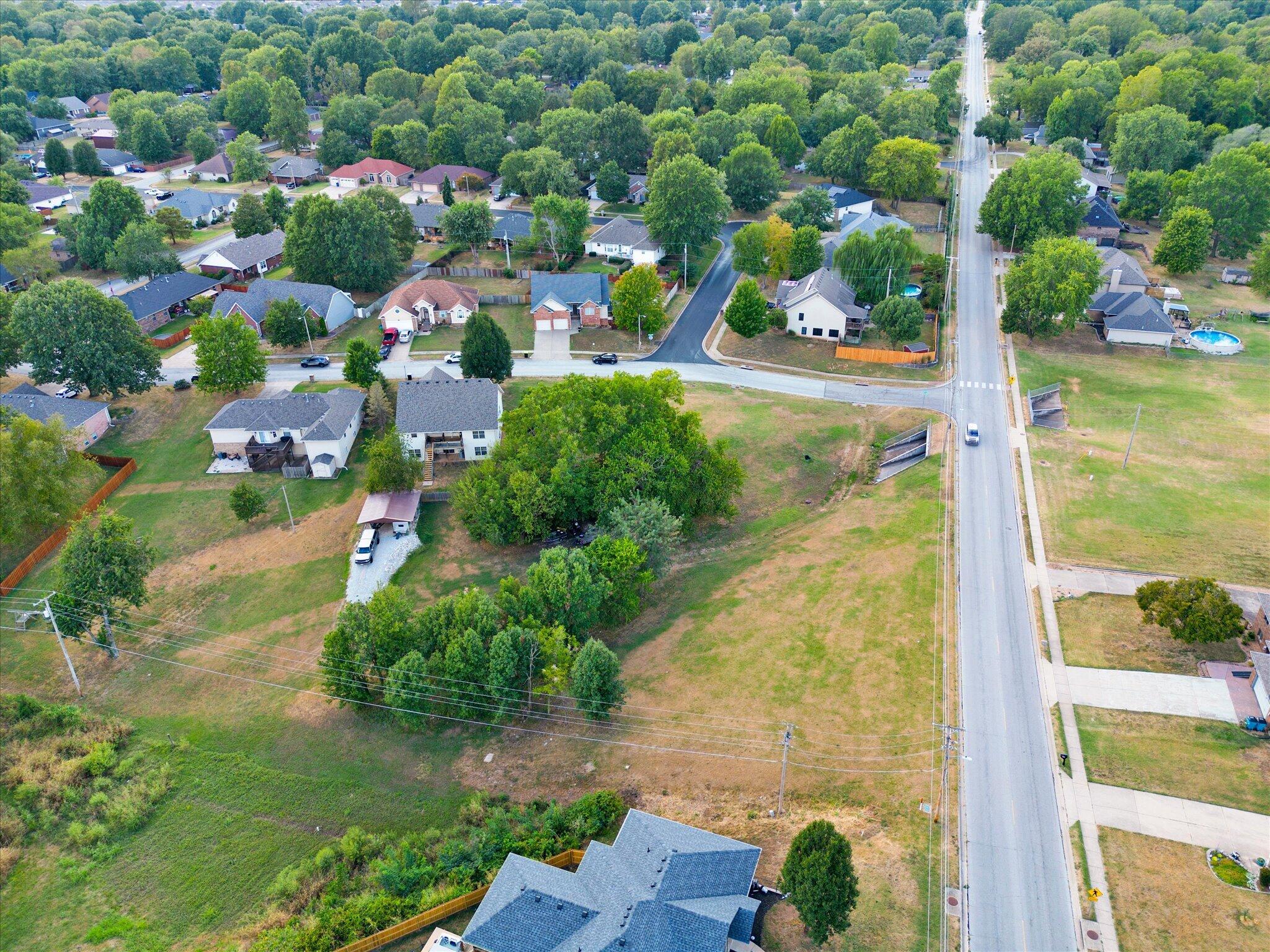 608 South Cully Avenue Property Photo 41