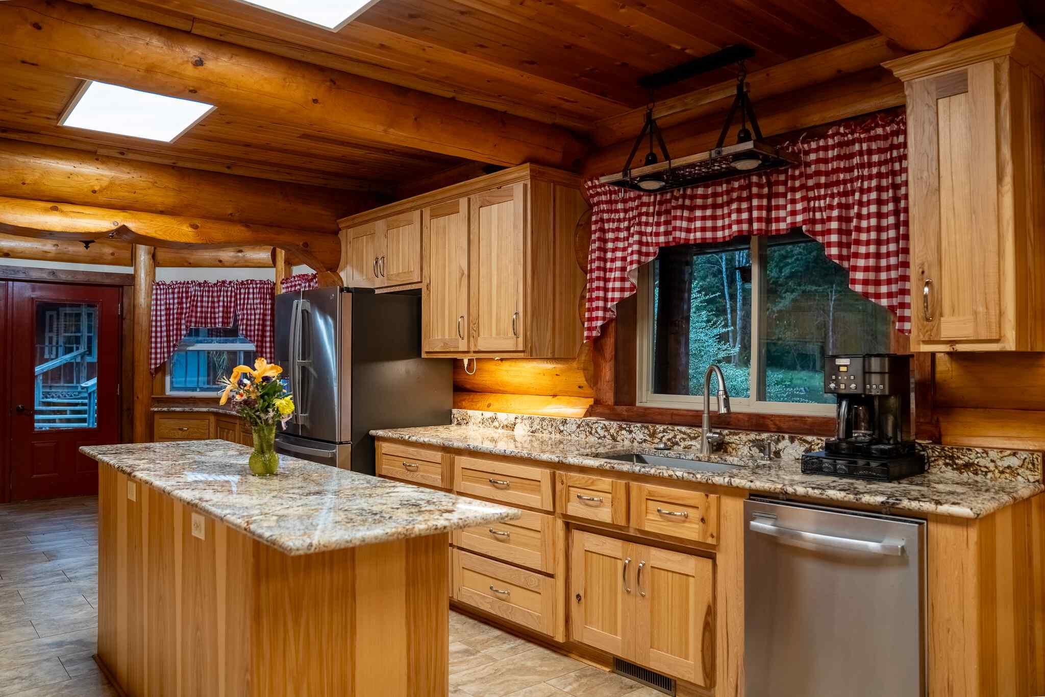 18578 Farm Road 2258 Property Photo 7