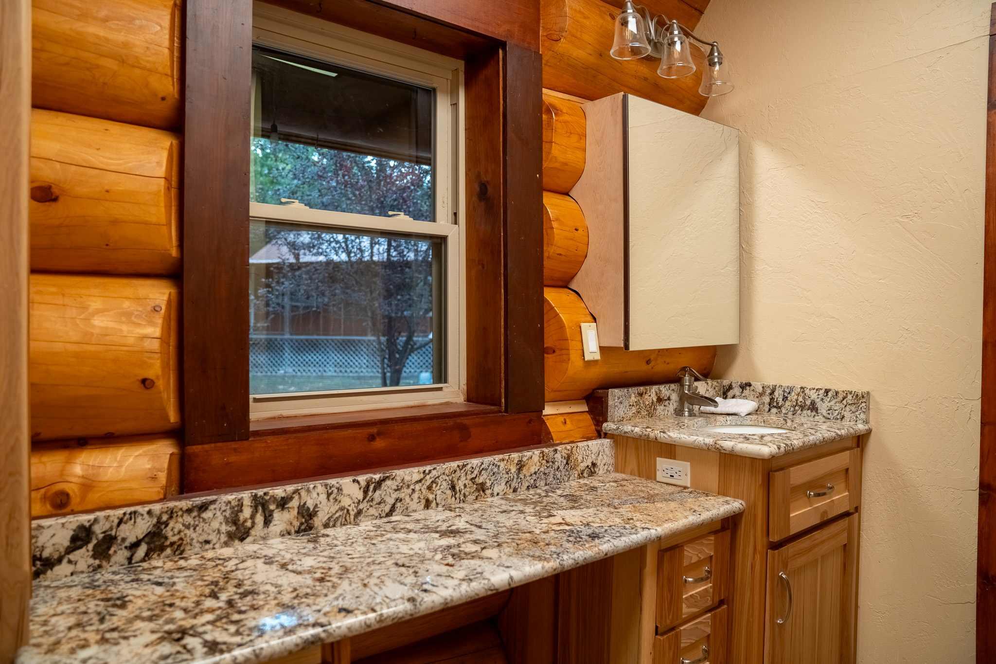 18578 Farm Road 2258 Property Photo 12